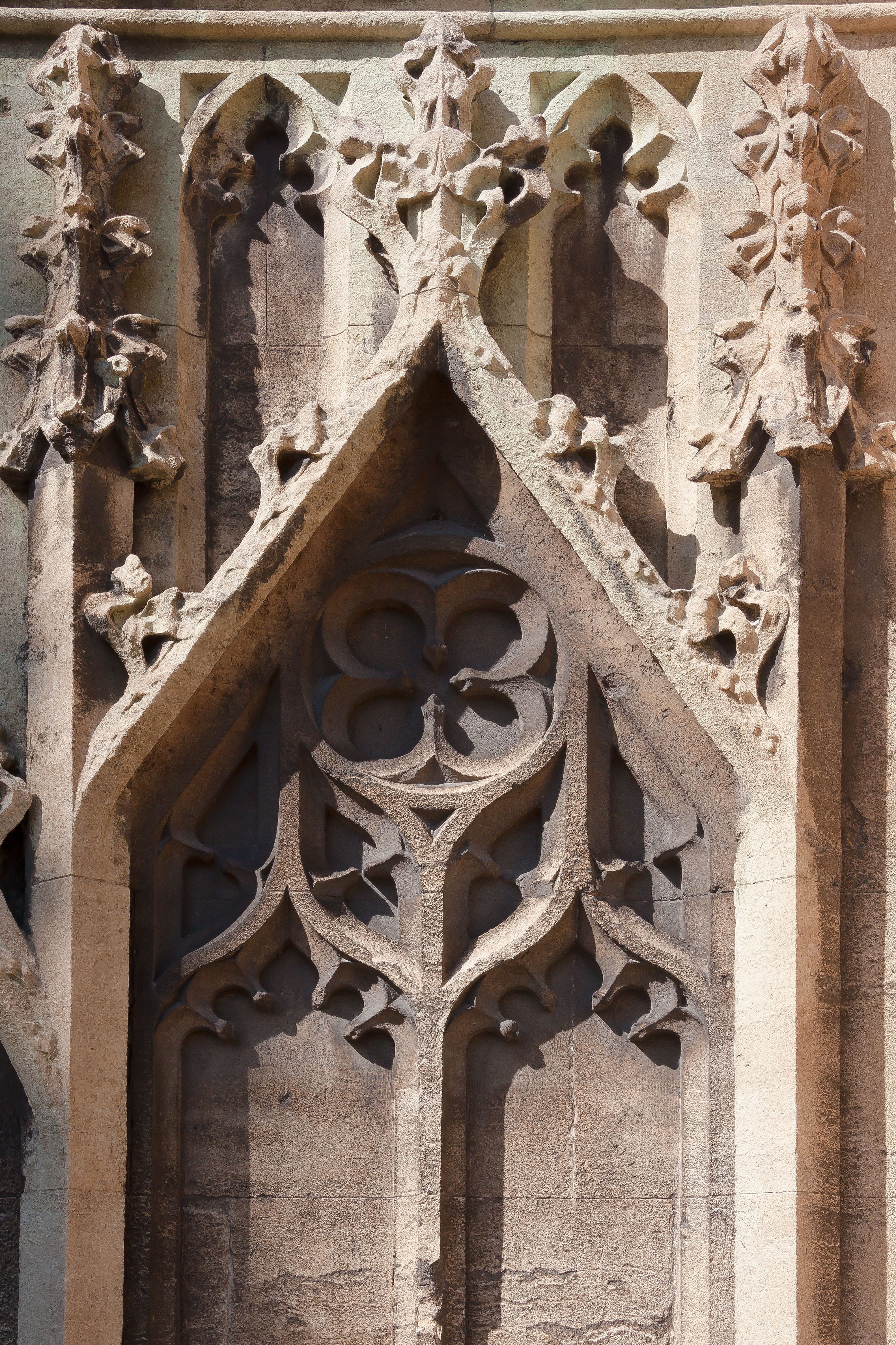 history, carving, gothic style, building, gothic, bas relief, building exterior, Art, 4K, Gothic, old, architectural column, belief, art, Tracery, Church, Phone HD Wallpaper