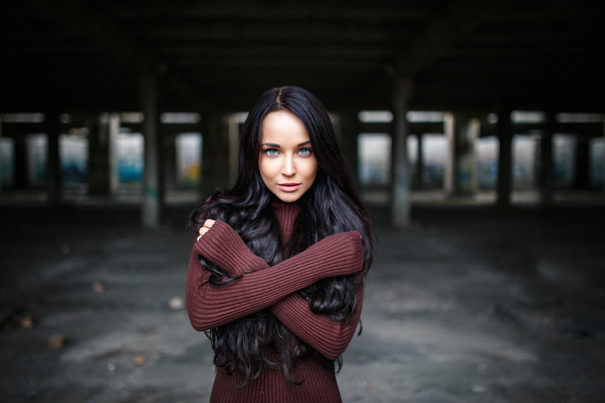 teenager, women, adult, hair, front view, long hair, model, beautiful people, Denis Petrov, one person, arms crossed, standing, portrait, waist up, depth of field, HD Wallpaper