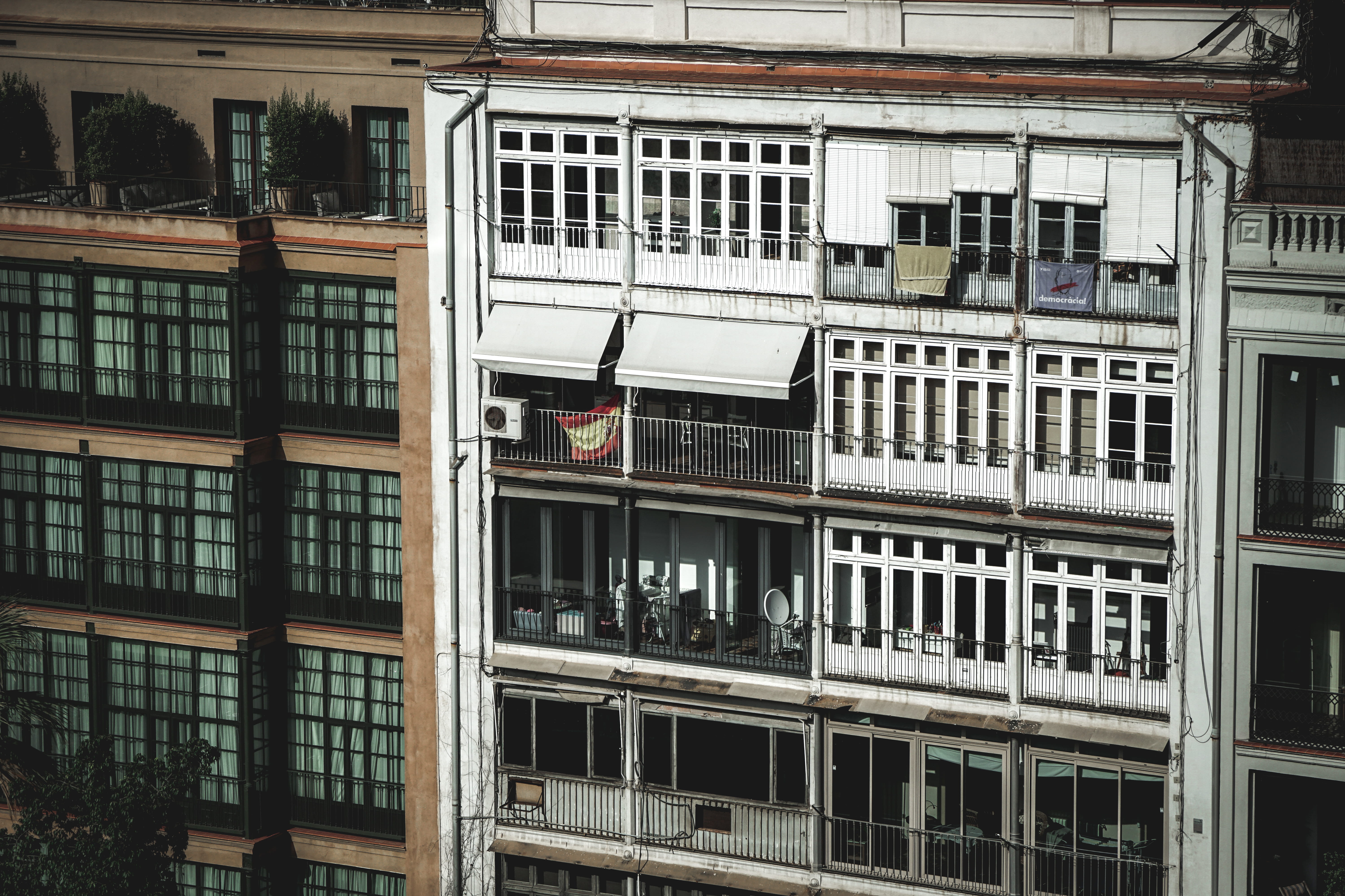 vehicle, residential district, balcony, architecture, home decor, 5K, sunlight, banister, outdoors, air conditioner, transportation, town, city, built structure, HD Wallpaper