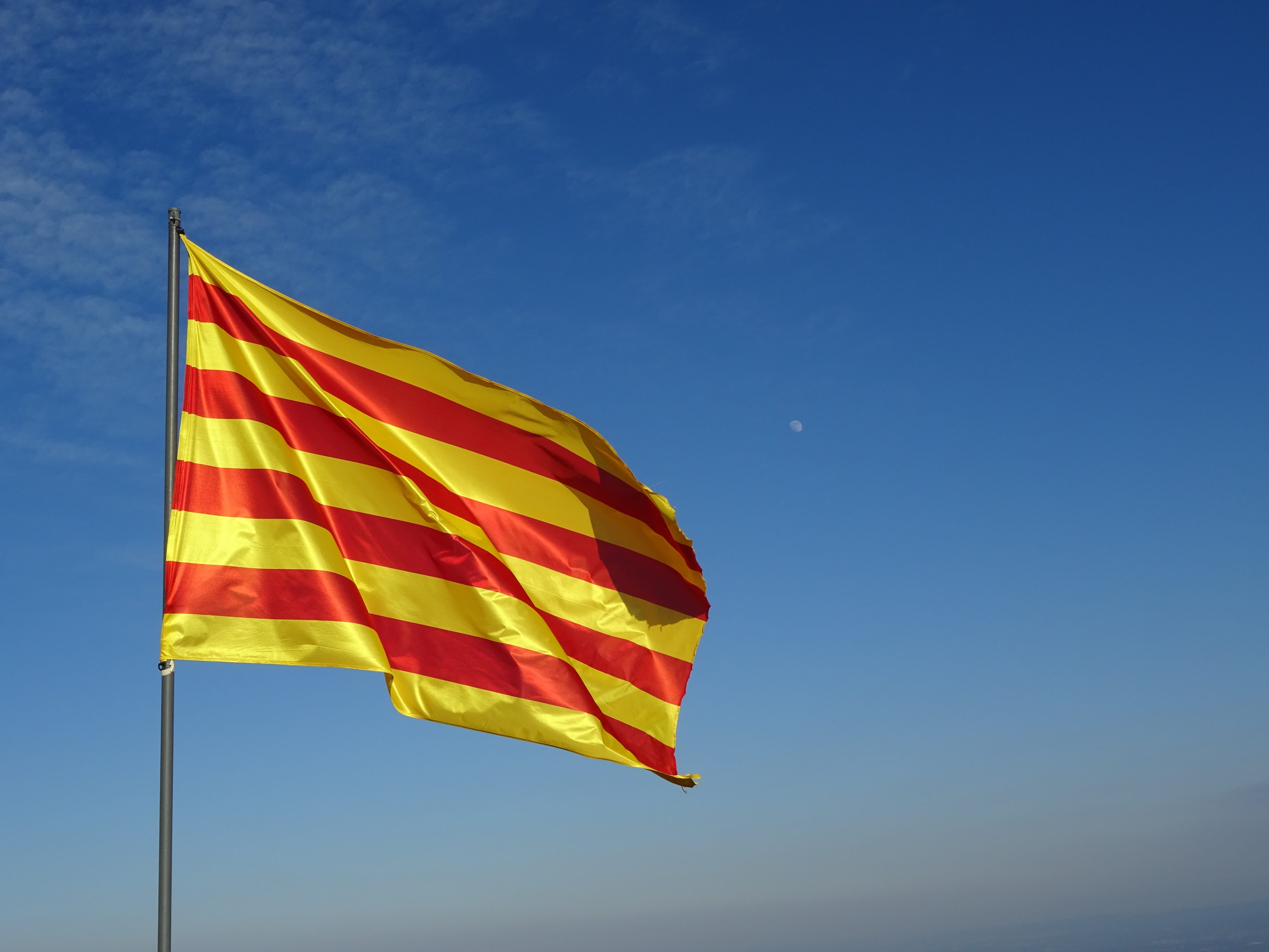 blue, day, beauty in nature, sky, red, environment, yellow, catalonia, Catalan, low angle view, copy space, multi colored, sunlight, nature, striped, no people, HD Wallpaper