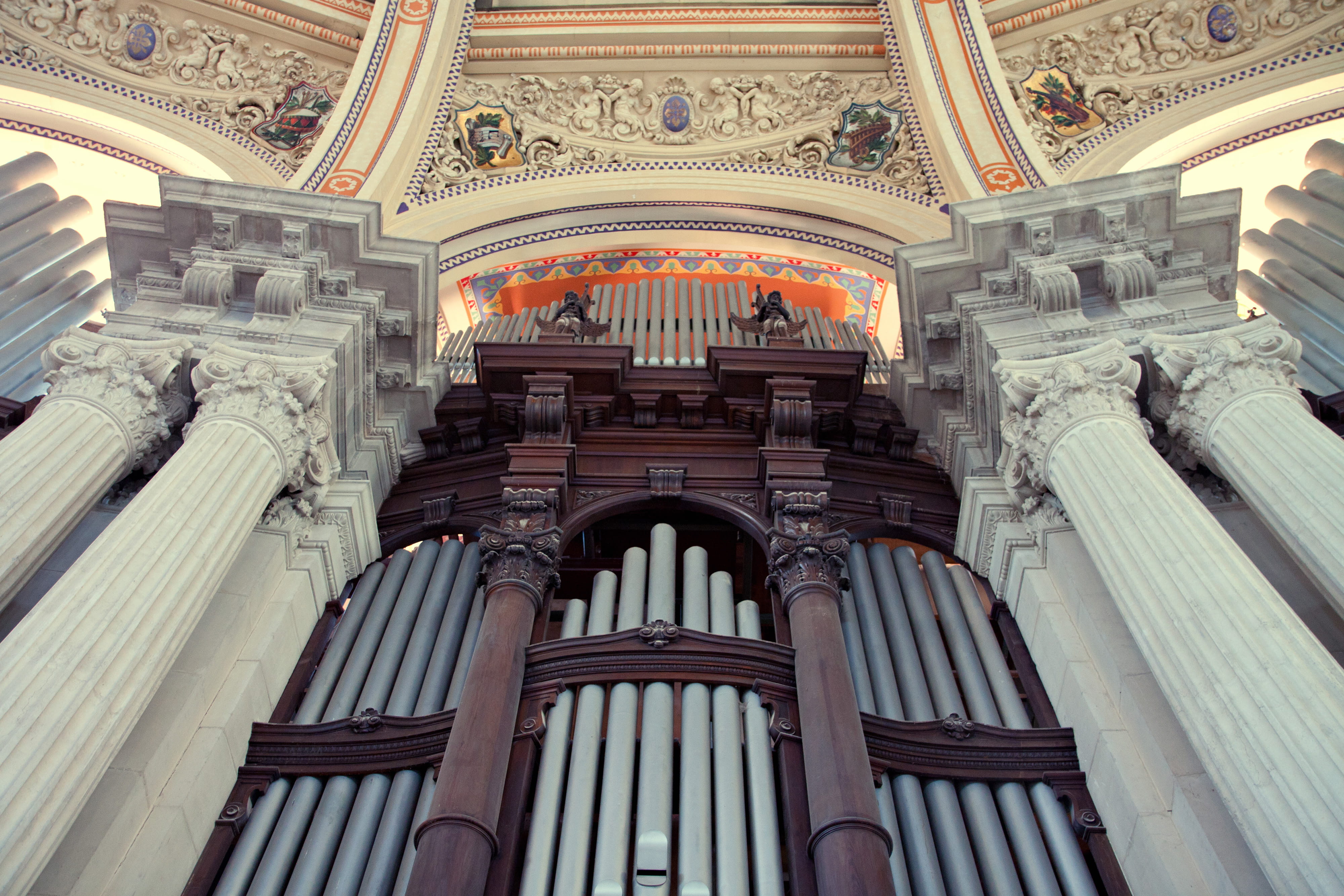 government, directly below, spain, architectural Column, low angle view, ornate, arch, pipe Organ, tourism, museum, architectural feature, travel, famous Place, HD Wallpaper