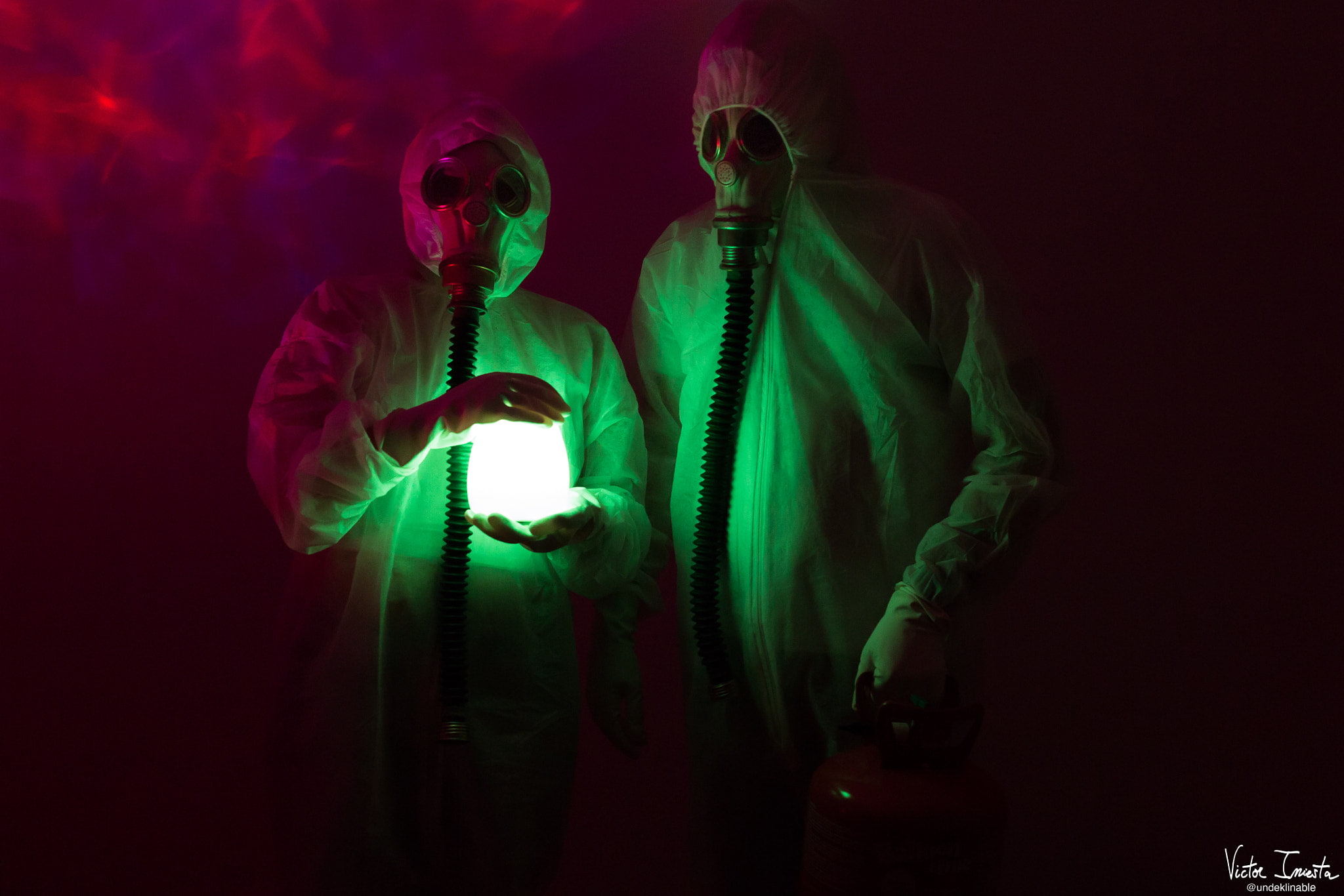 communication, green color, Víctor Iniesta, studio shot, adult, indoors, science, night, holding, clothing, lighting equipment, landline phone, gas masks, HD Wallpaper
