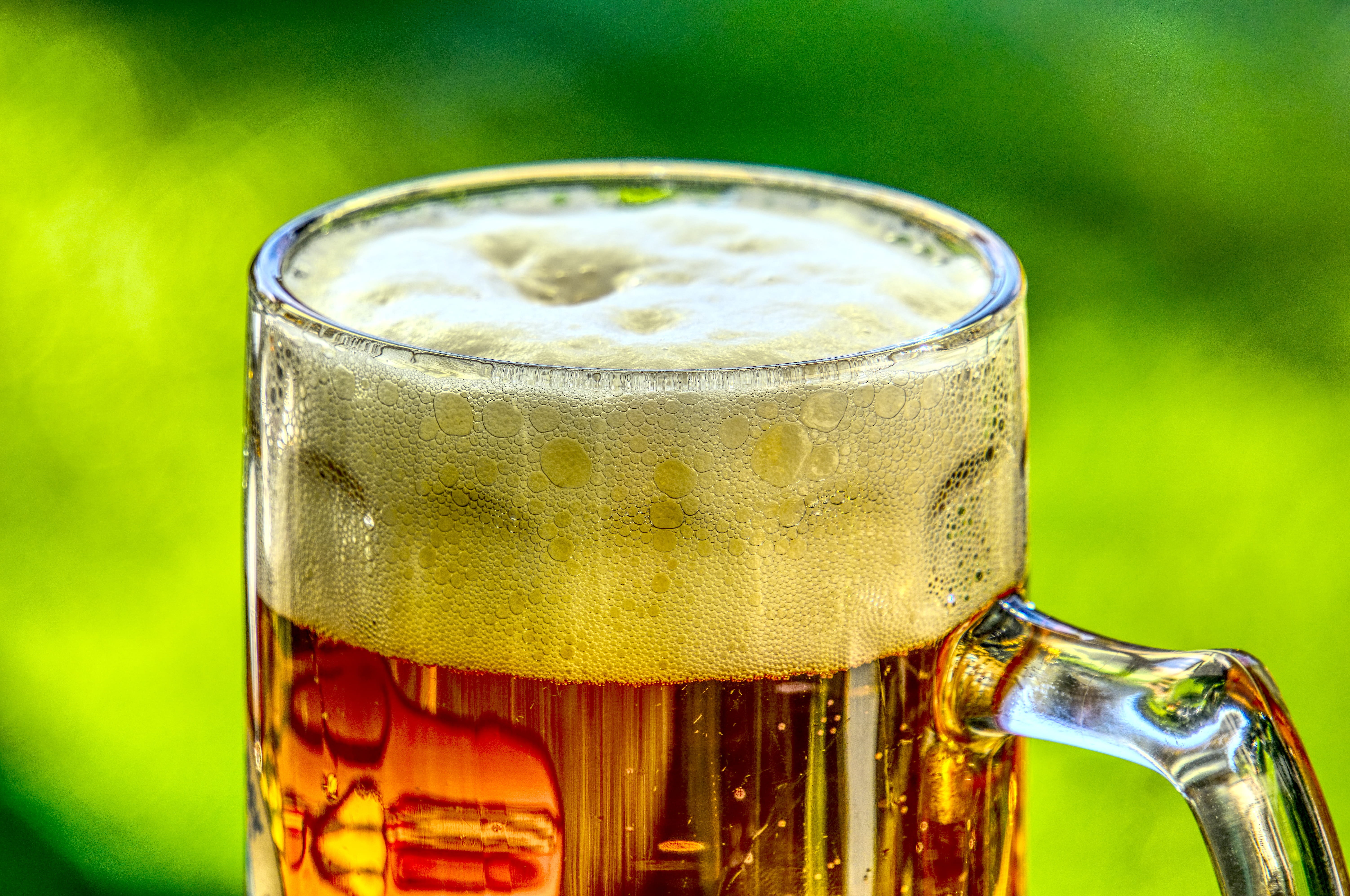 transparent, addiction, hdr, summer, celebrate, no people, alcohol, drink, household equipment, crown, foam, food, close-up, table, cold, drug, pint glass, HD Wallpaper