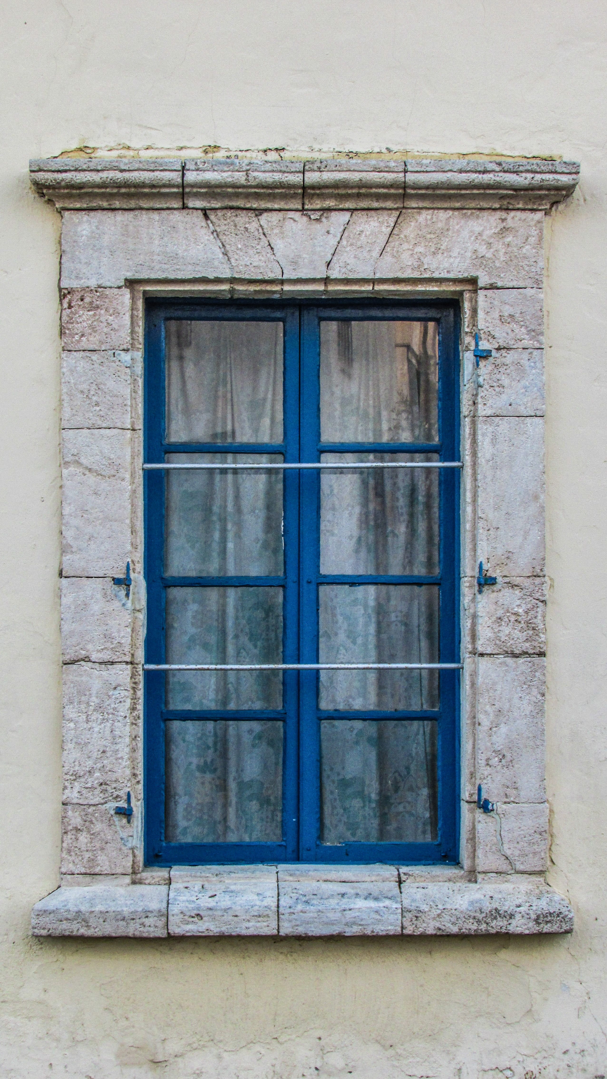 old, wall - building feature, architecture, wall, Window, 4K, no people, building exterior, closed, residential district, outdoors, building, house, built structure, Phone HD Wallpaper