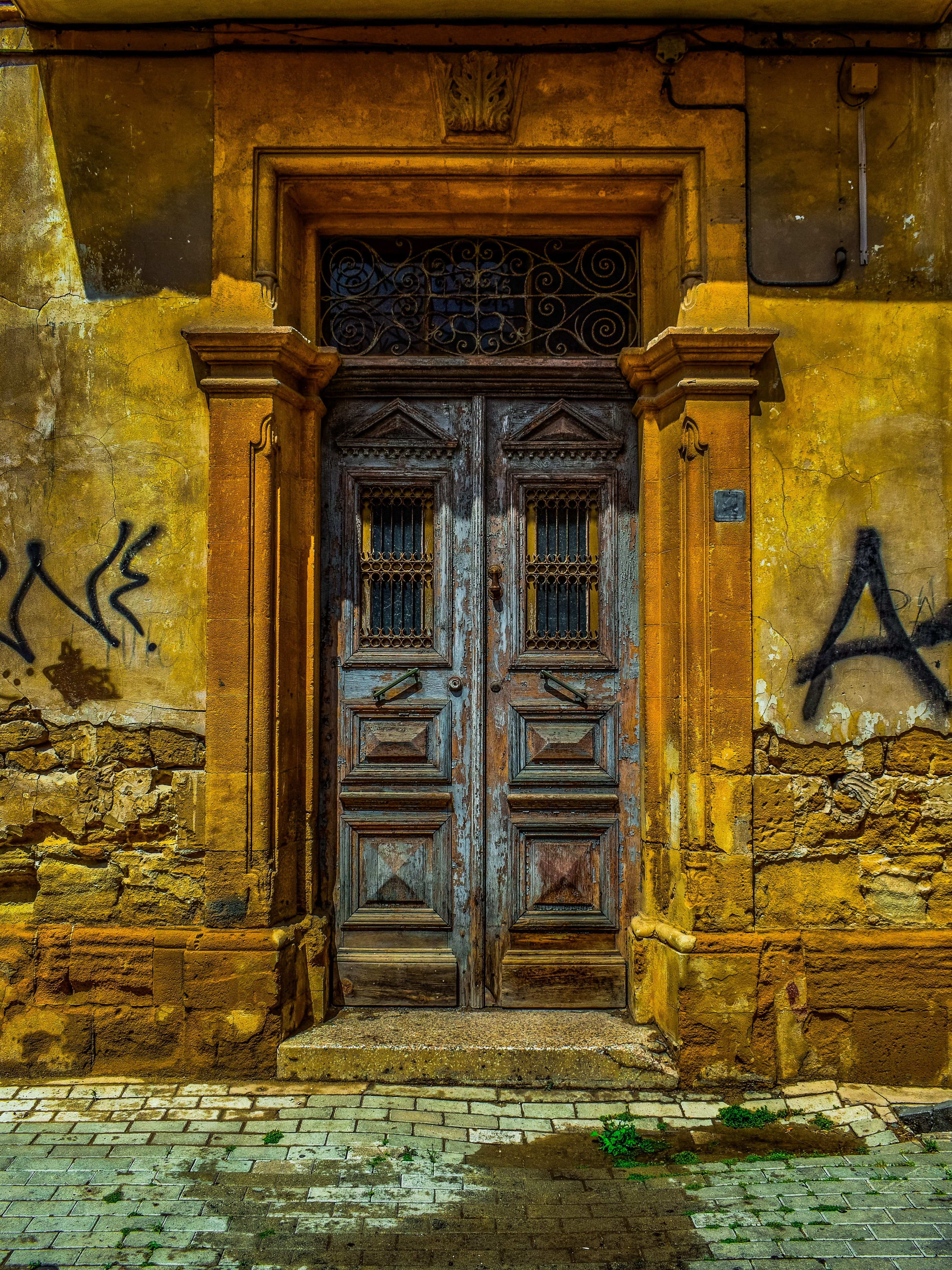 day, security, weathered, aged, door, cyprus, building exterior, history, art and craft, 5K, vintage, built structure, wall - building feature, architecture, Phone HD Wallpaper