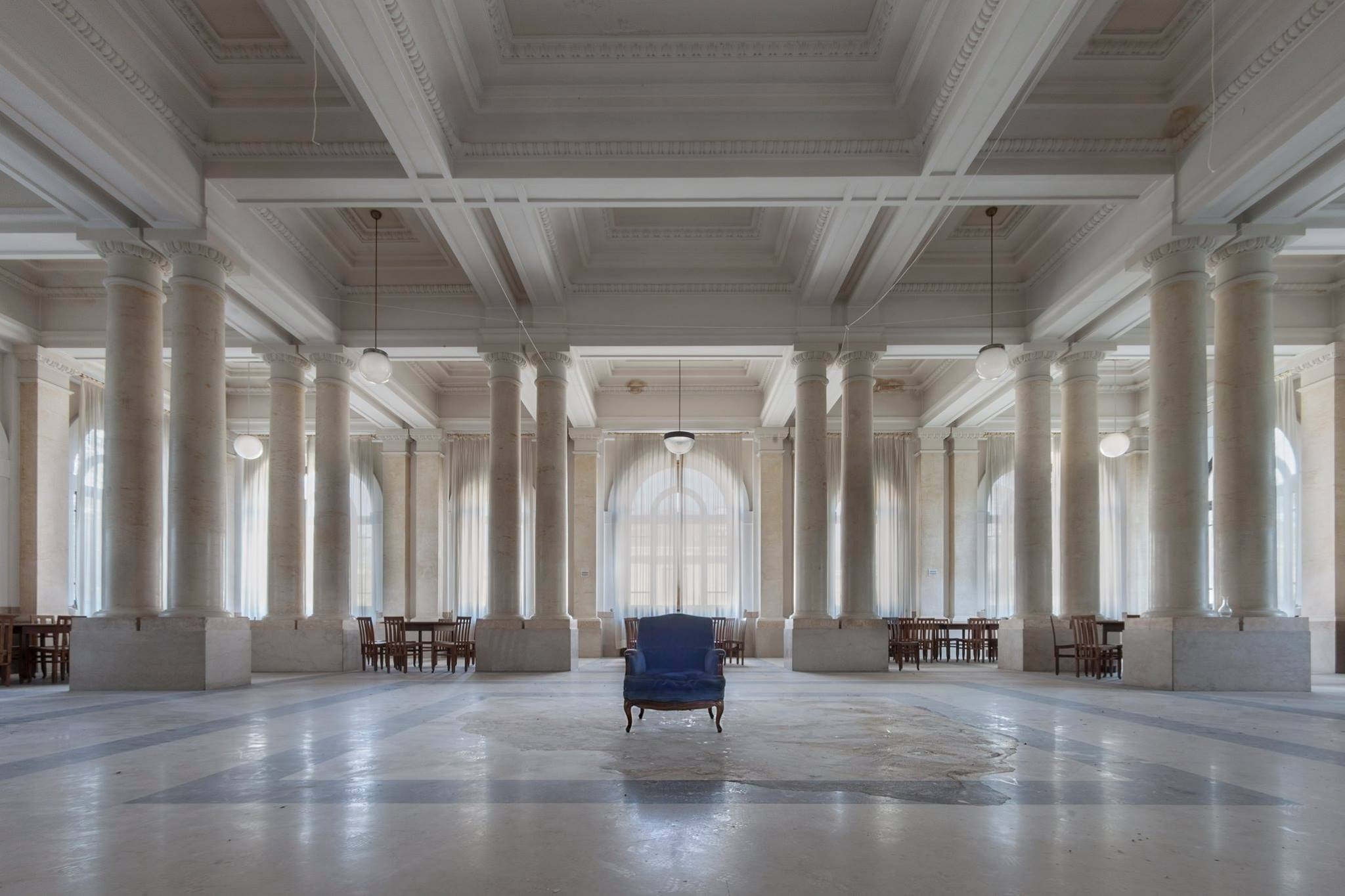 blue, absence, building, architecture, flooring, luxury, indoors, chair, empty, built structure, corridor, ceiling, architectural column, no people, full length, HD Wallpaper