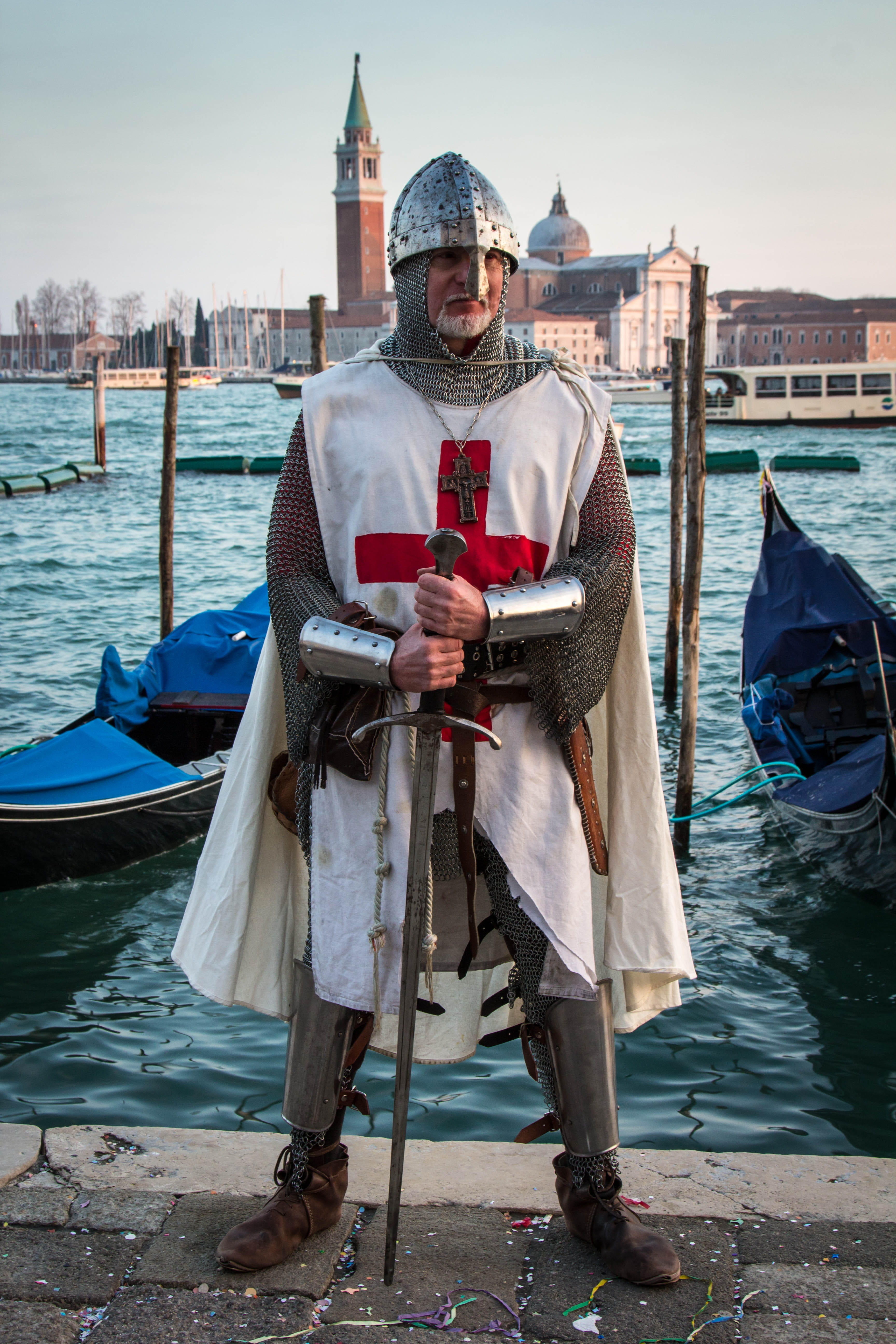 one man only, adults only, man, transportation, architecture, long, standing, only men, senior adult, clothing, nautical vessel, Venice, day, built structure, Phone HD Wallpaper