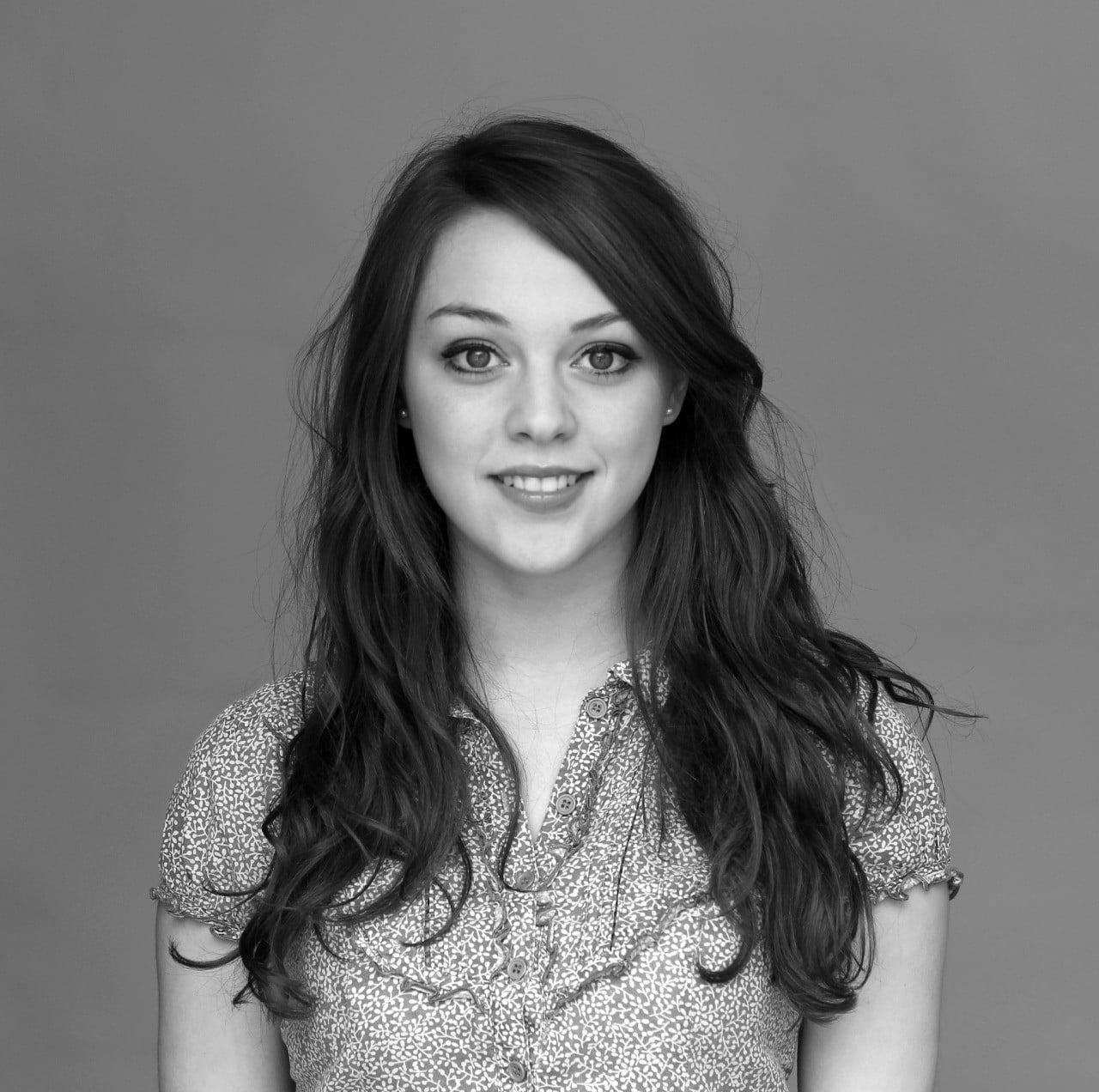 hair, front view, portrait, long hair, beautiful woman, Imogen Dyer, studio shot, young adult, teenager, indoors, women, 720P, one person, smiling, teeth, HD Wallpaper