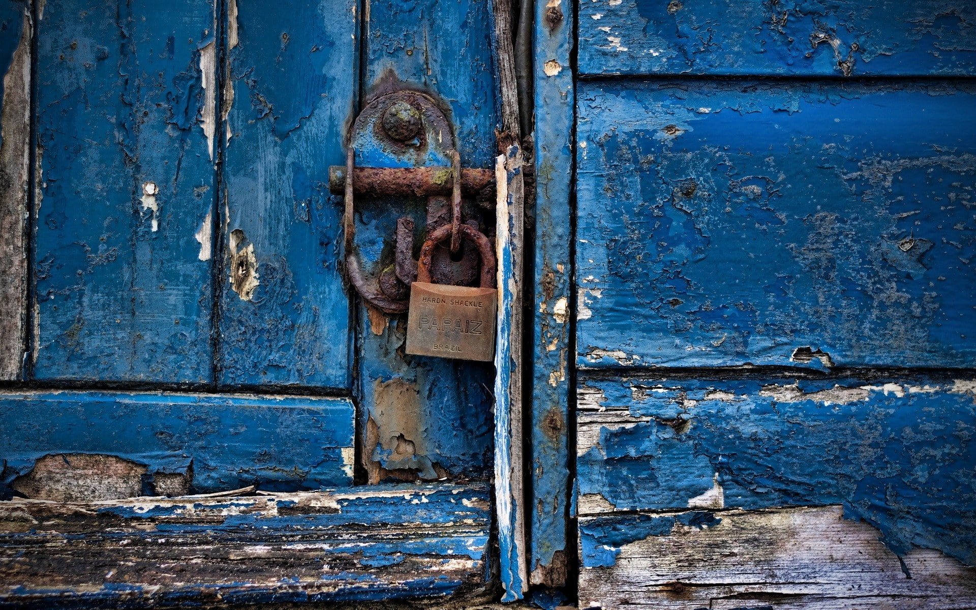 ruined, latch, deterioration, abandoned, weathered, day, 1080P, closed, security, wood, entrance, door, lock, wood - material, metal, blue, obsolete, lockers, HD Wallpaper