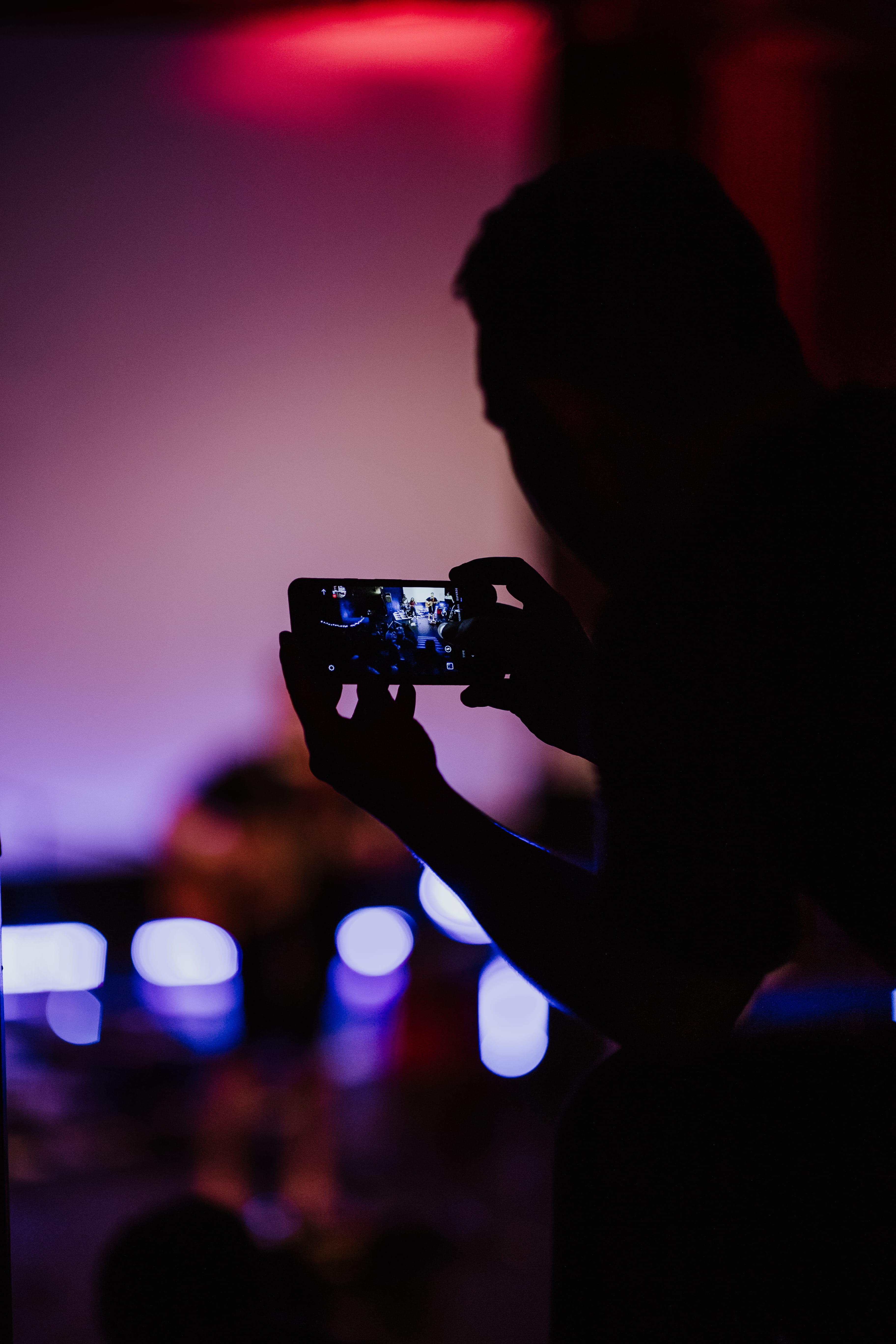 paparazzi Photographer, adult, equipment, person, men, males, lifestyles, photographer, app, video, tech, defocused, taking photo, nightlife, screen sharing, Phone HD Wallpaper