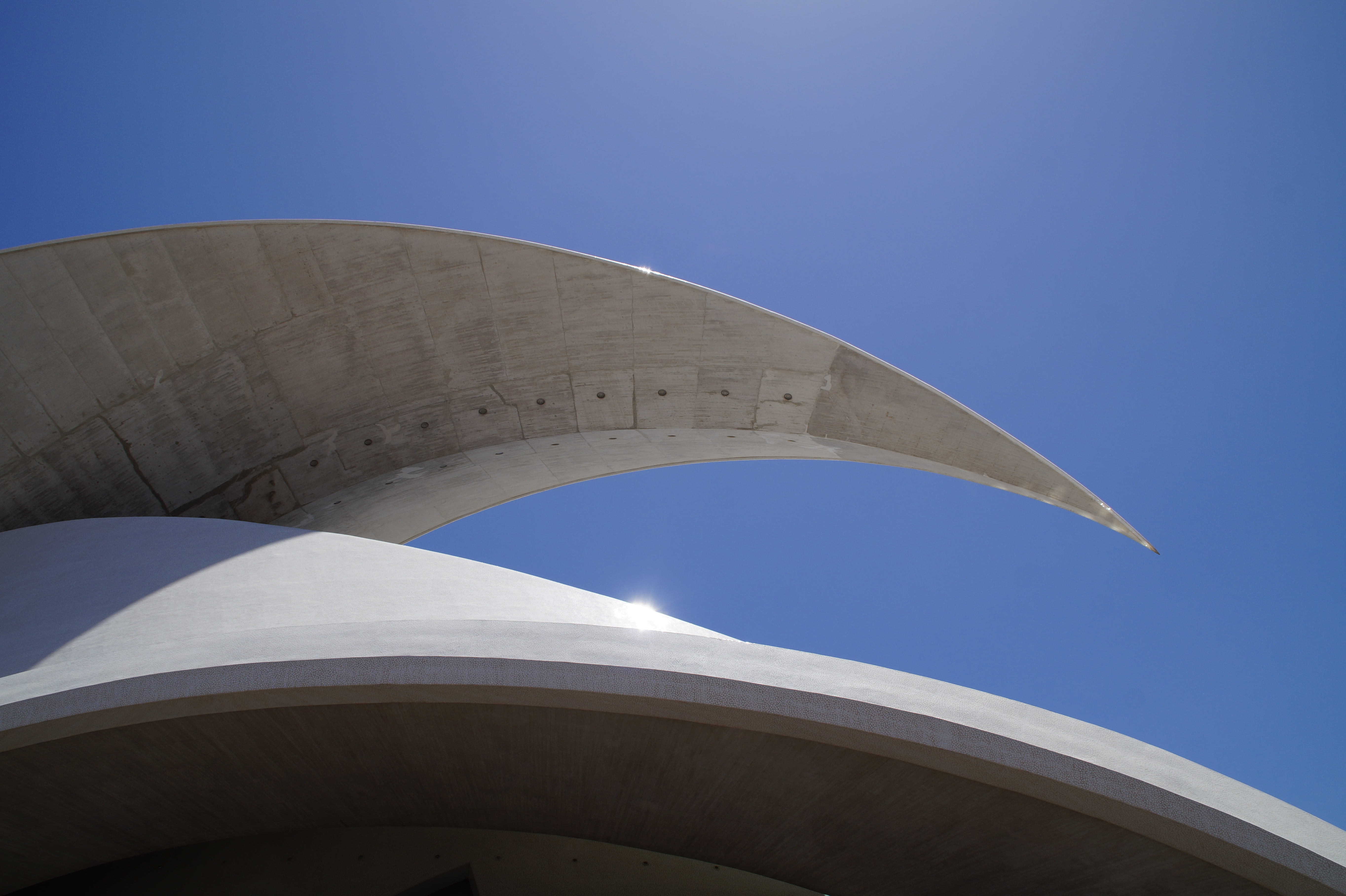 sickle-shaped, clear sky, roof top, transportation, santa cruz, music, building, day, city, tenerife, landmark, roof, sunny, building exterior, symphony orchestra, HD Wallpaper