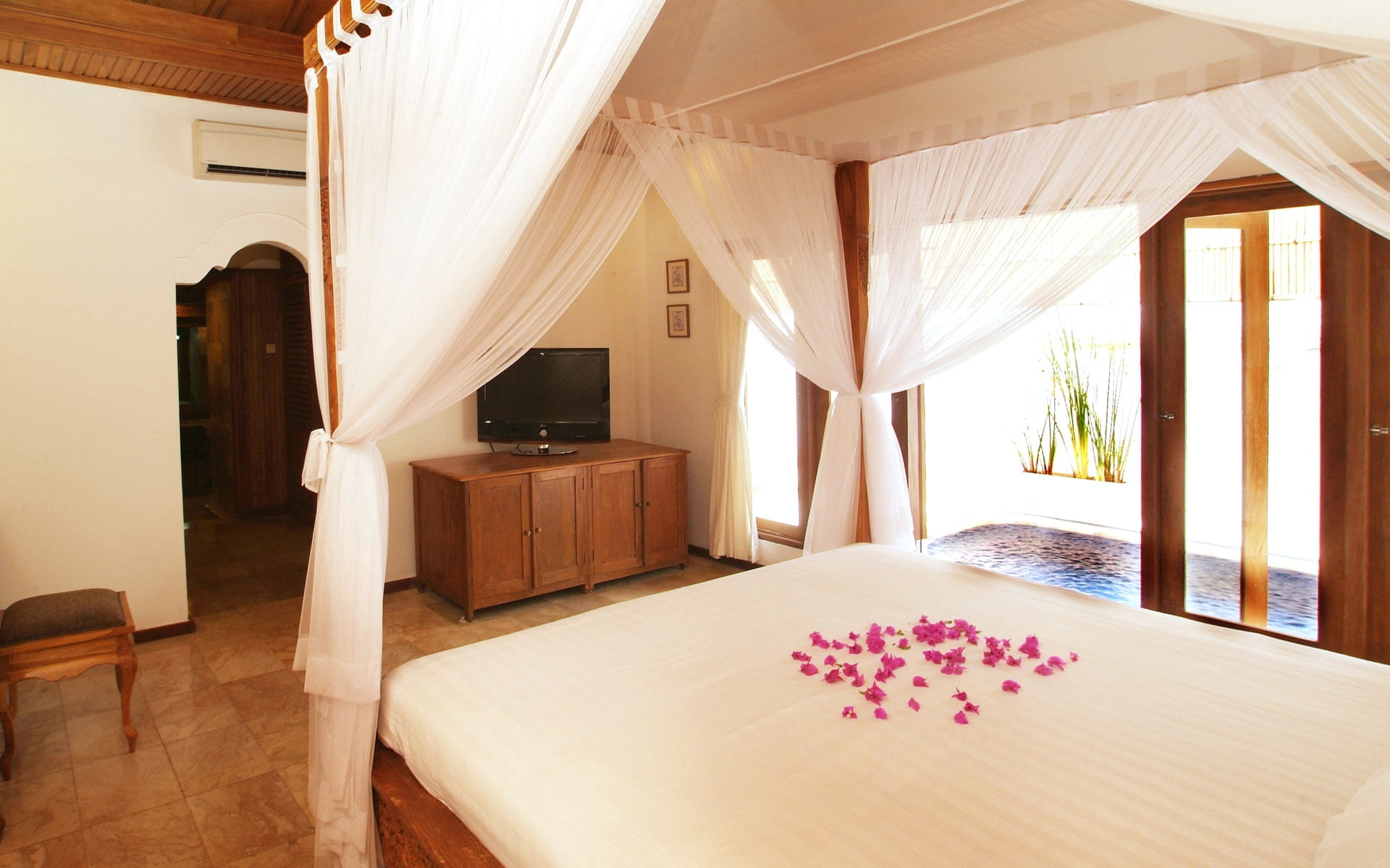 design, decor, hotel, wealth, electric Lamp, hotel Room, flooring, poster, house, plant, hot tub, pillow, style, curtain, flower, double Bed, wood - Material, HD Wallpaper
