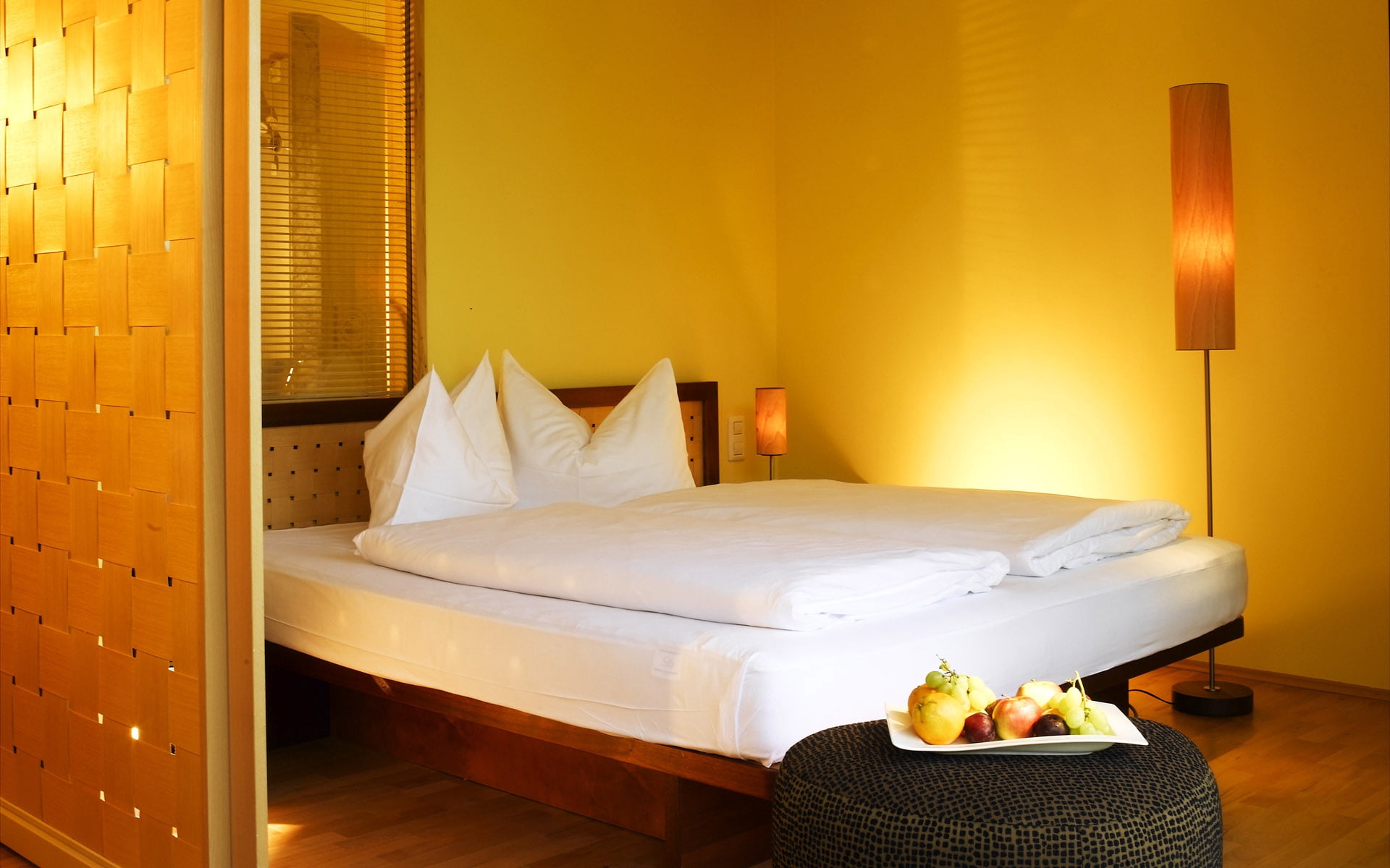 style, hotel suite, bedding, wooden, relaxation, textile, comfortable, sheet, cozy, furniture, home interior, pillow, brown, 1080P, luxury, bedroom, linen, HD Wallpaper