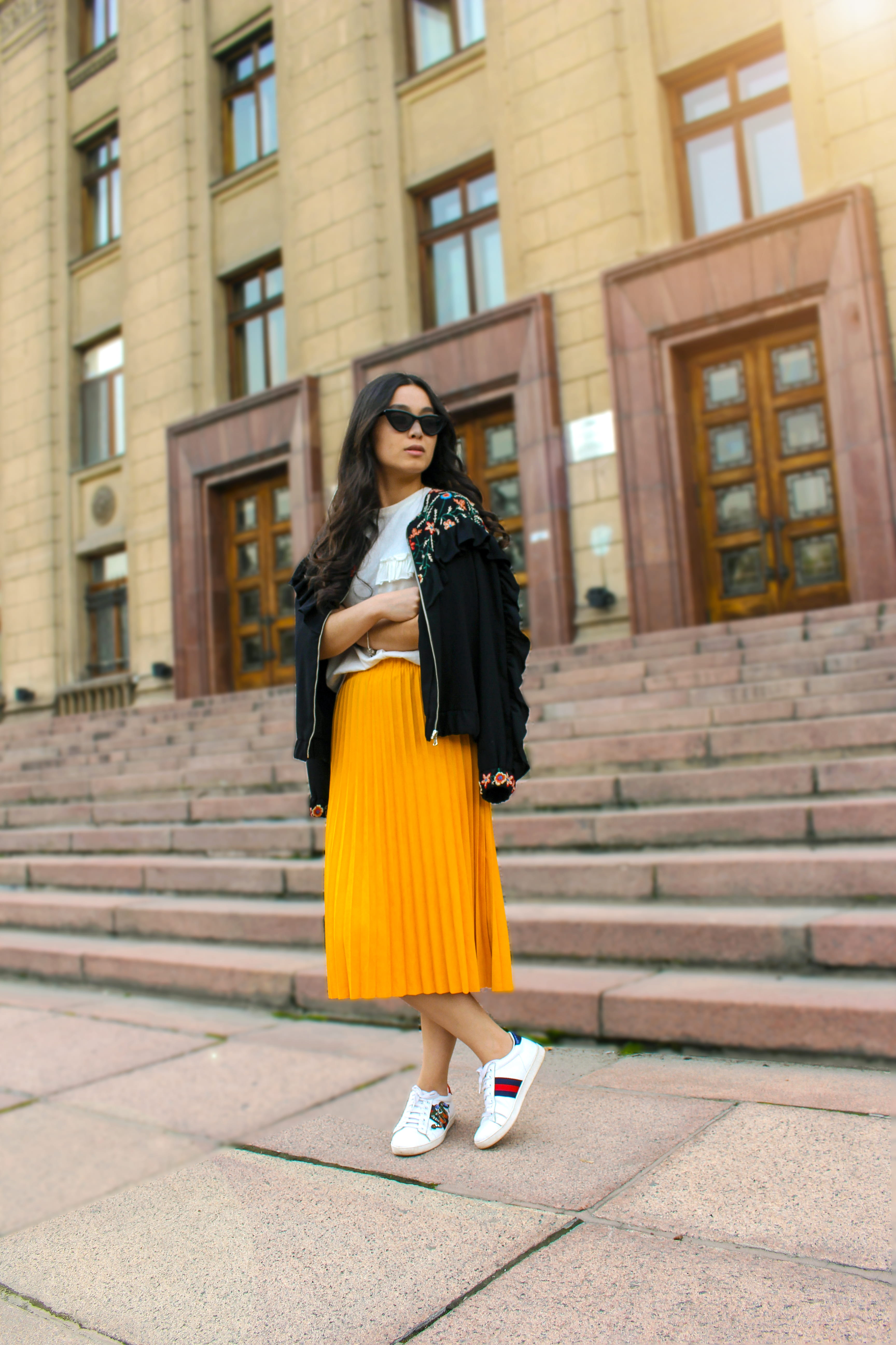 street, outdoors, footpath, fashion model, looking, wear, lady, black, building exterior, hairstyle, architecture, lifestyles, daylight, skirt, jacket, Phone HD Wallpaper