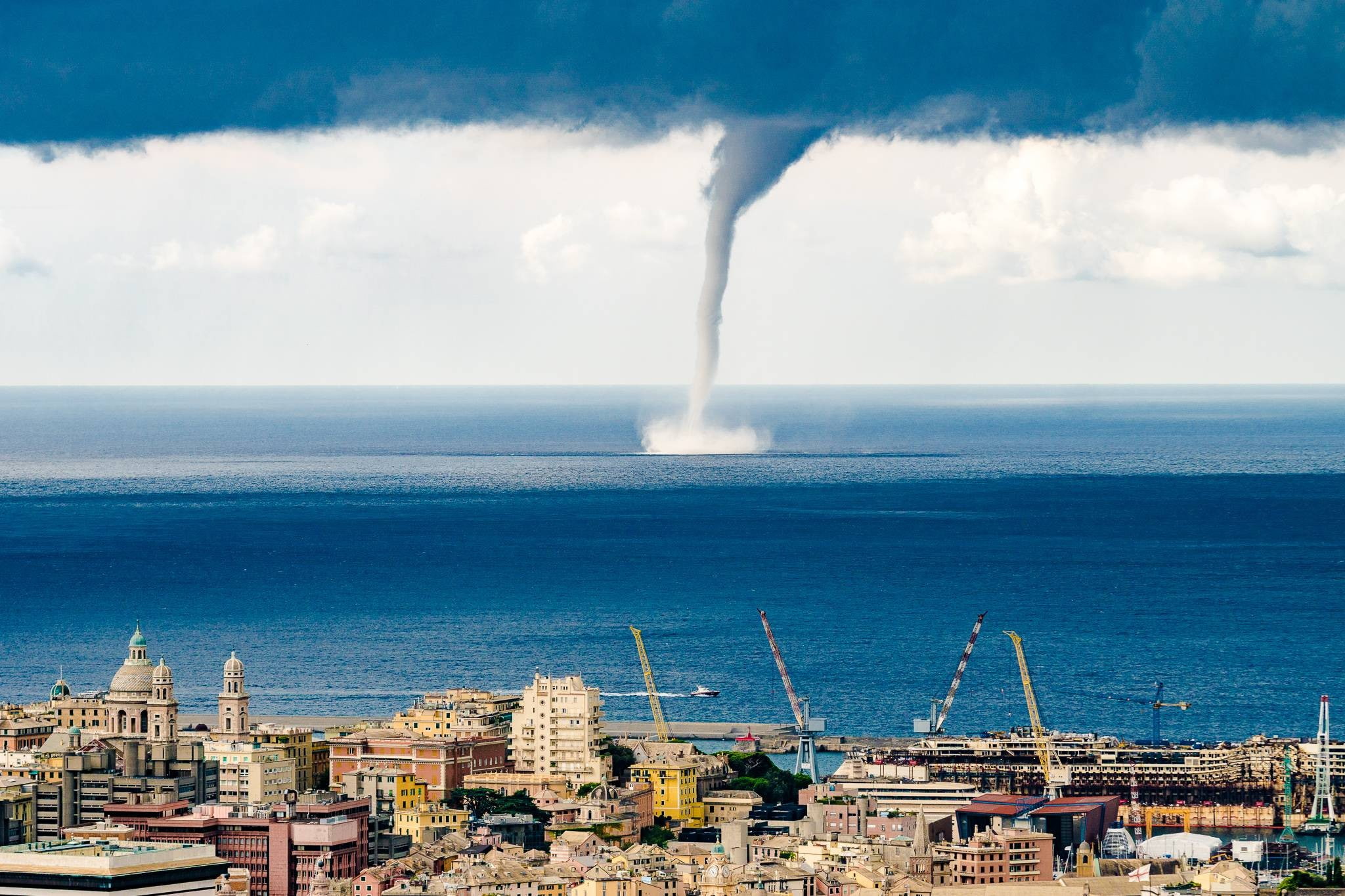 building, motion, scenics - nature, tornado, building exterior, cloud - sky, outdoors, sky, beauty in nature, horizon over water, city, power in nature, HD Wallpaper