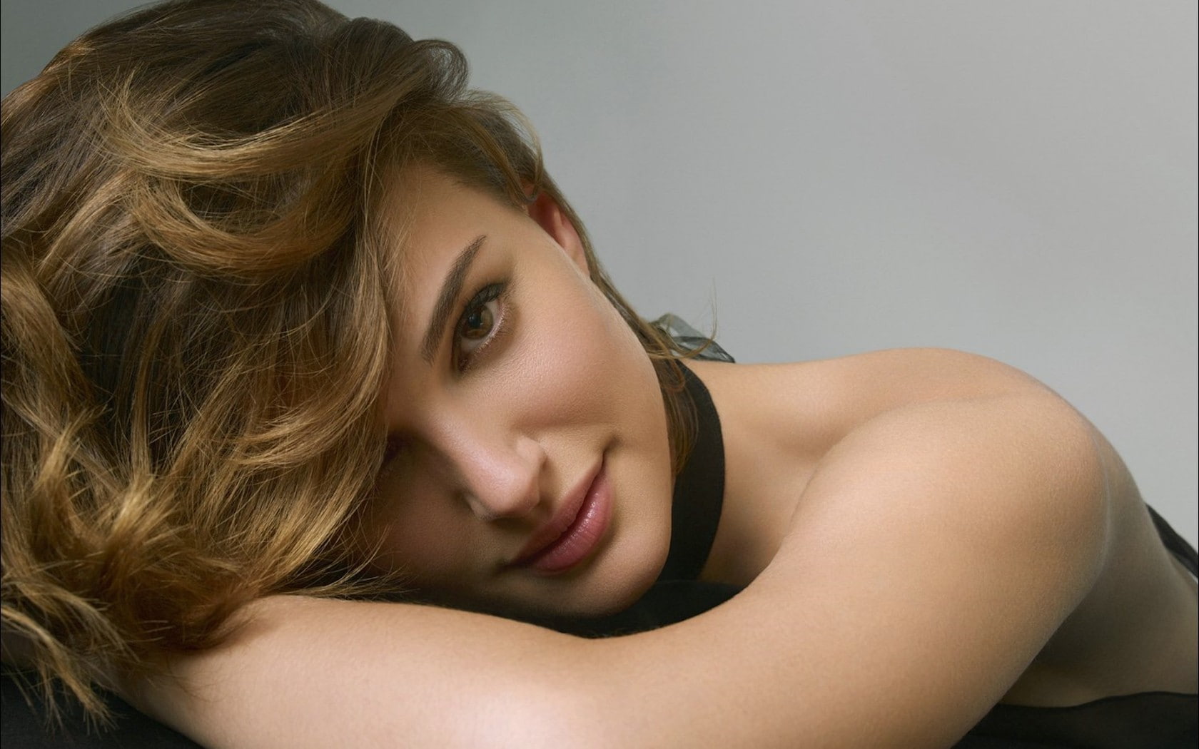 women, celebrity, actress, bare shoulders, looking at viewer, face, Natalie Portman, portrait, 720P, HD Wallpaper