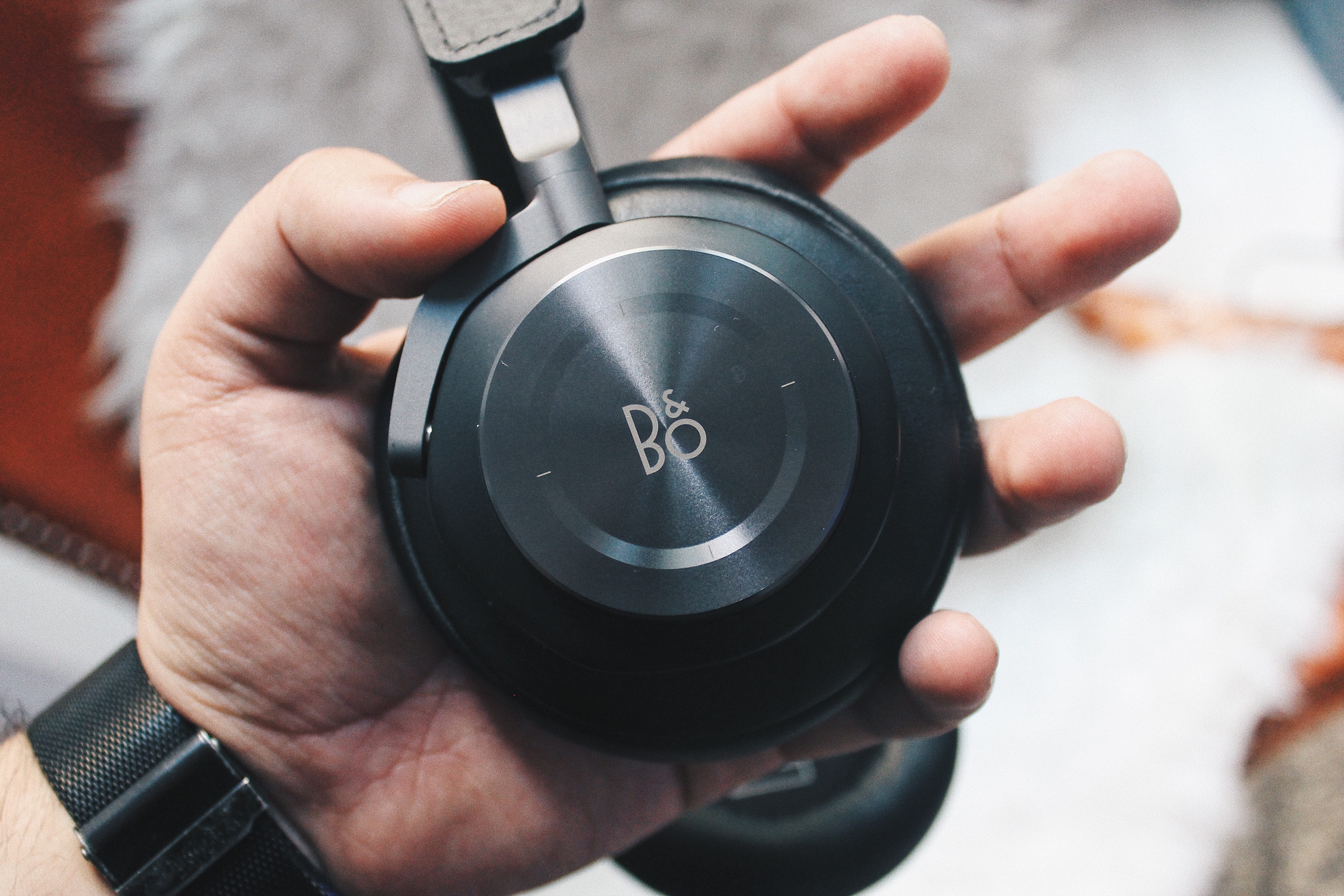 madrid, bando, geometric shape, holding, finger, headphones, photography themes, bang and olufsen, lifestyles, vsco cam, spain, calle de blasco de garay, HD Wallpaper