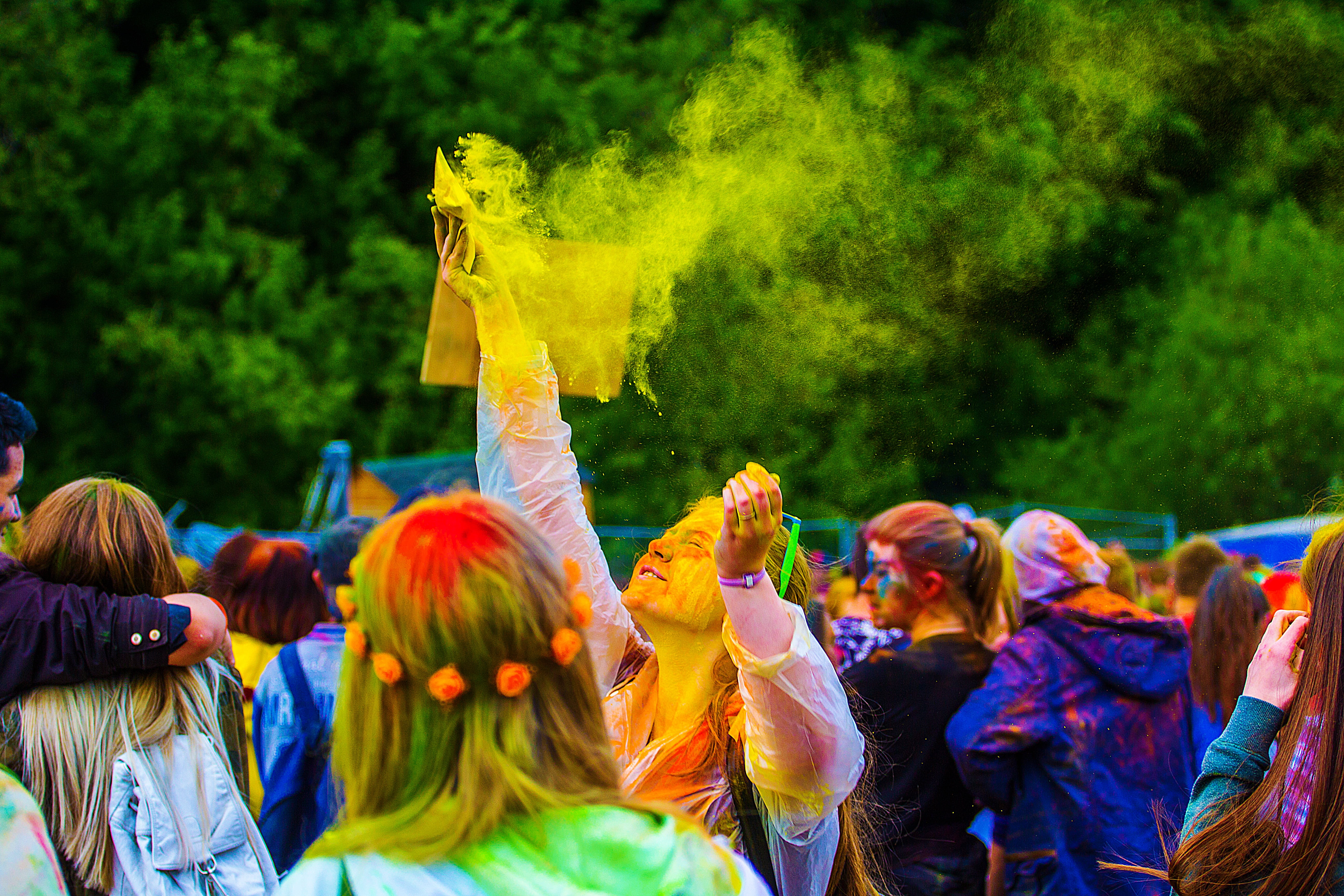 crowd, green, photo, traditional Festival, men, view, bright, sitting, tradition, group of people, moscow, childrens pajamas, sky, yellow, rain, symbol, HD Wallpaper