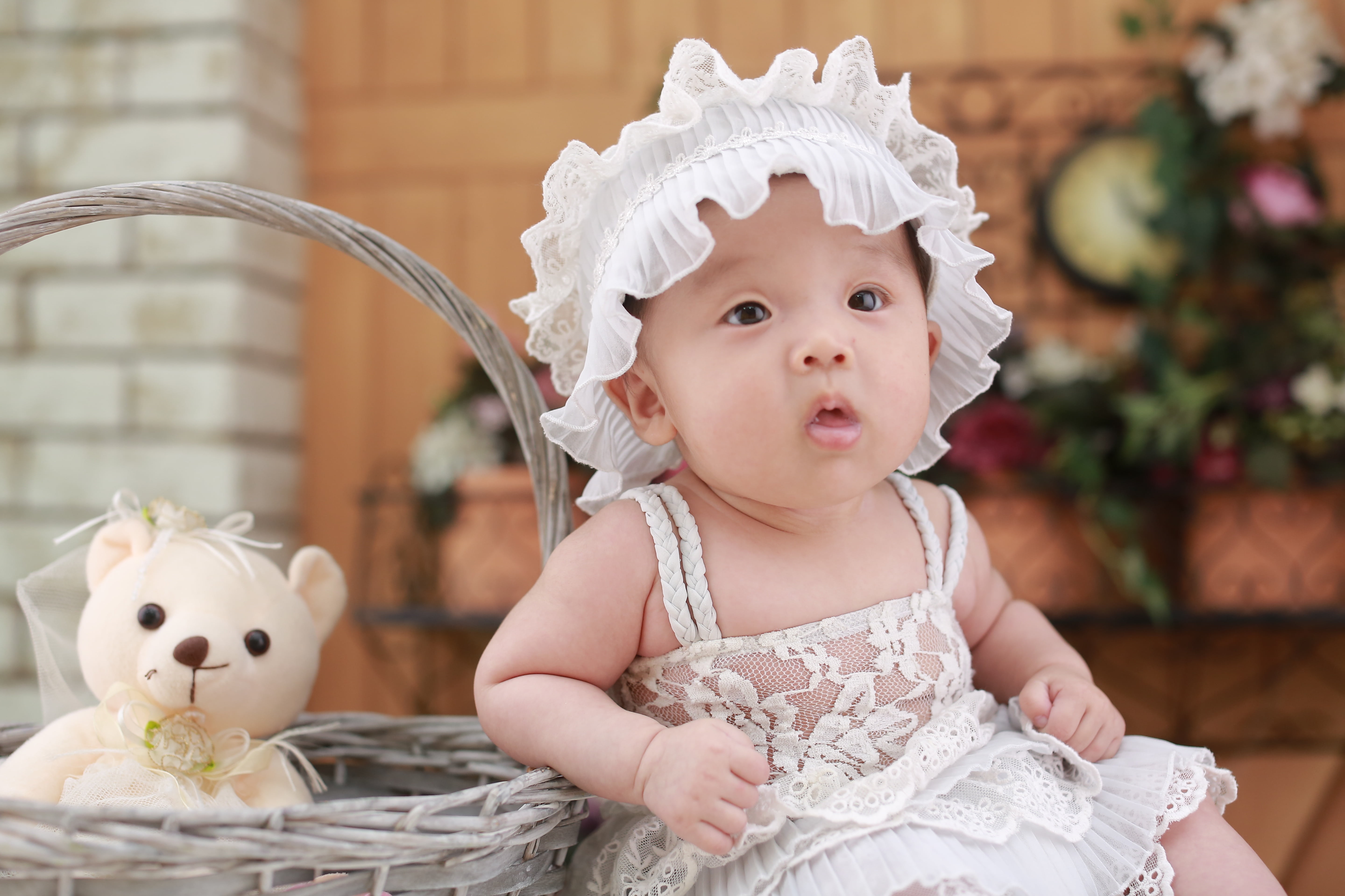 corolla, flower skirt, teddy bear, professional photography, indoors, makes my mouth water, the bear, beside, girls, hd, dress, angle, teddy, brilliant, HD Wallpaper