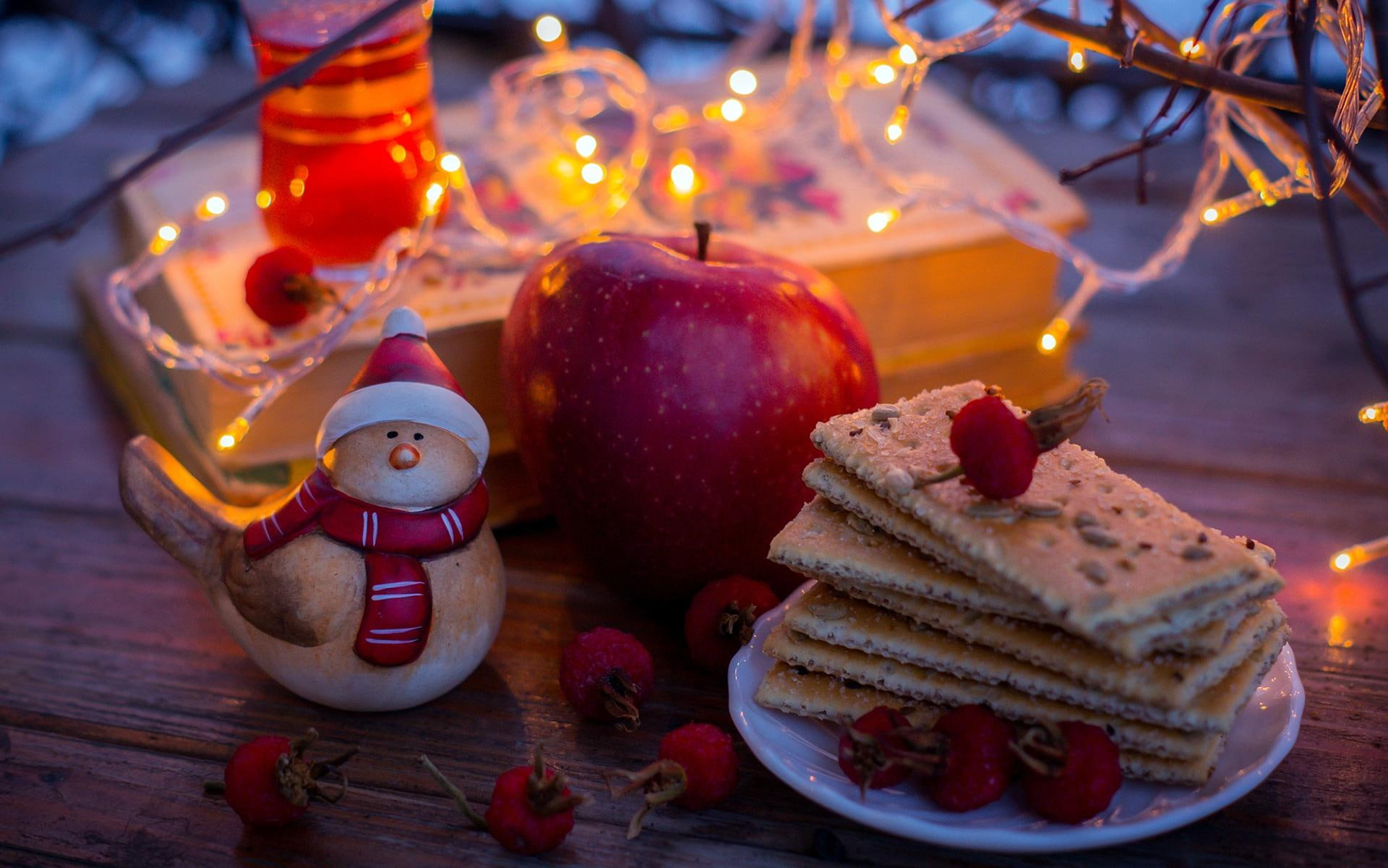 graham, white, christmas, red, 1080P, xmas, tea, apple, cookies, crackers, sauceer, ceramic, berries, HD Wallpaper