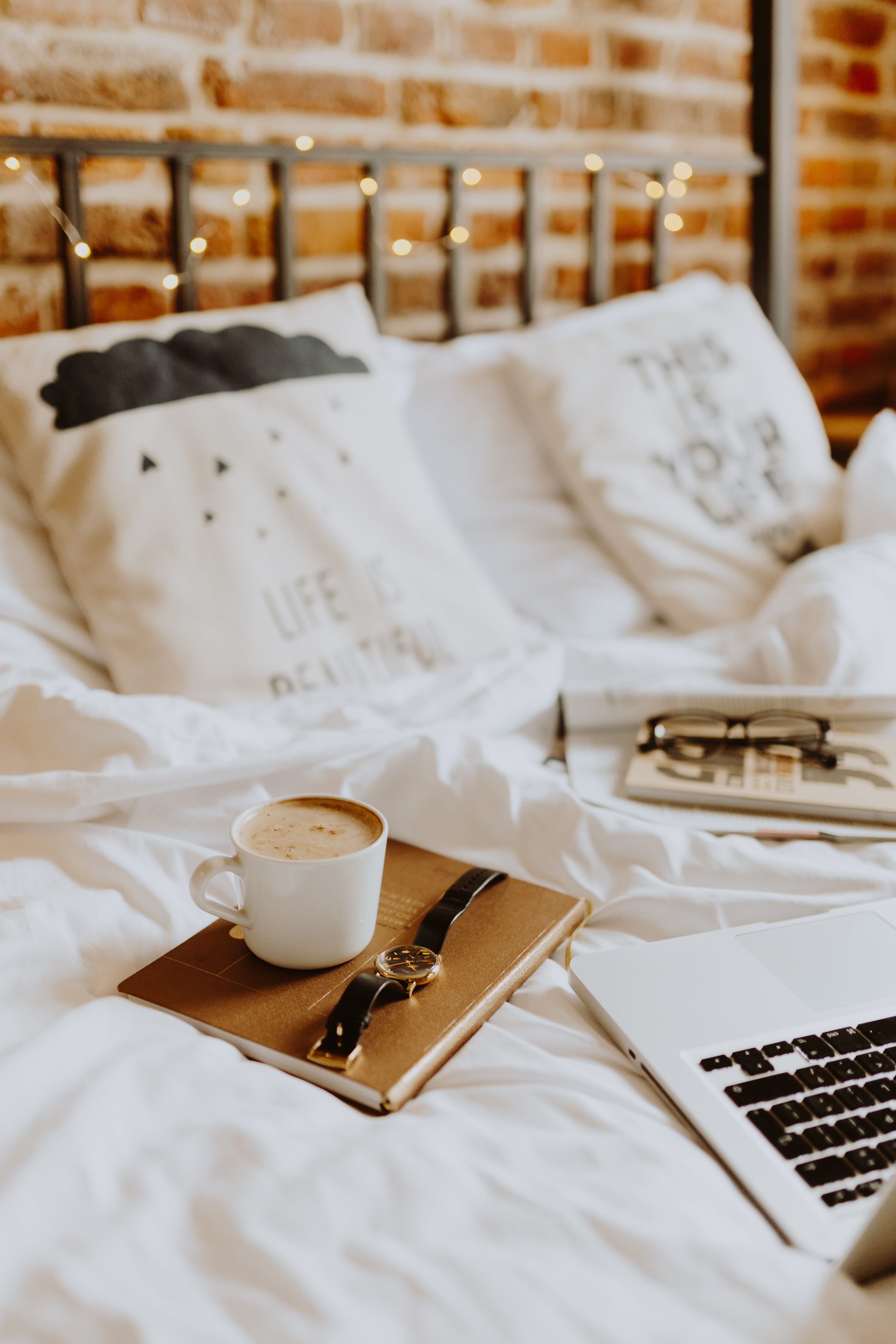 working, still life, crockery, book, paper, coffee cup, mug, indoors, laptop, drink, bedding, home, food and drink, brick wall, publication, macbook, home office, Phone HD Wallpaper