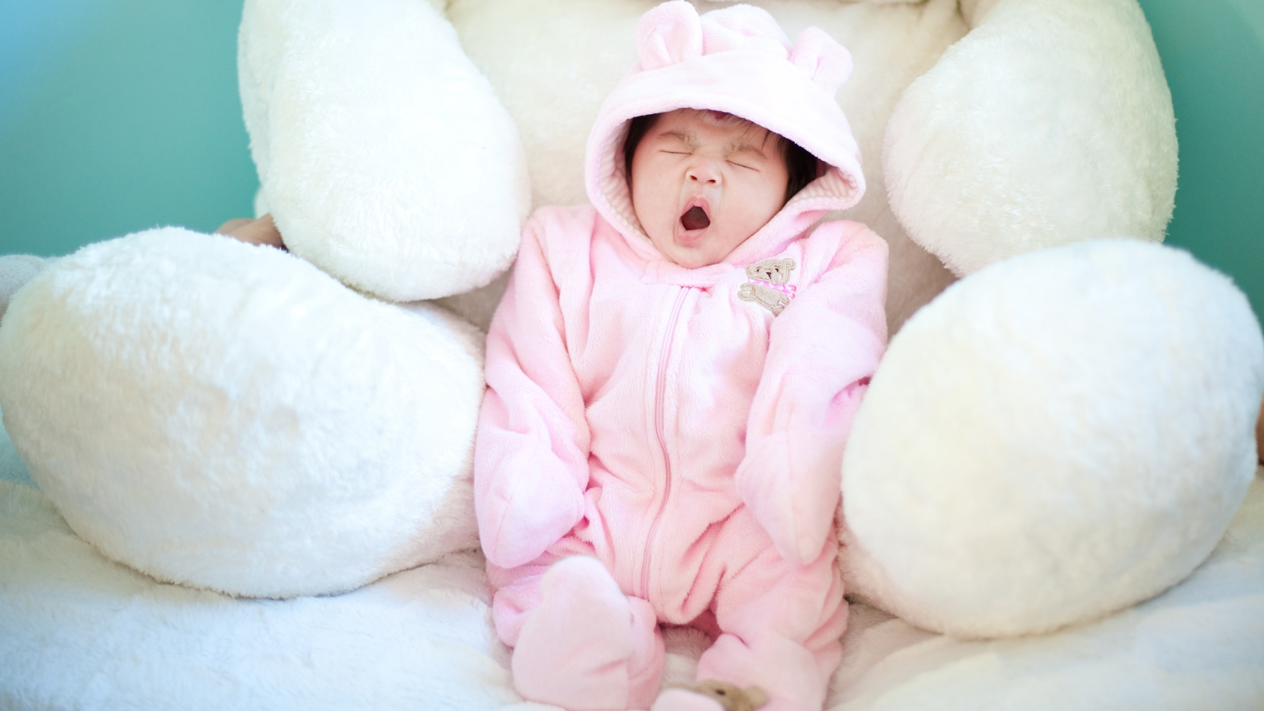 Yawning, Asian Baby, 2K, baby, zip, Cute Baby, wearing, pajama, HD, pink, footie, HD Wallpaper