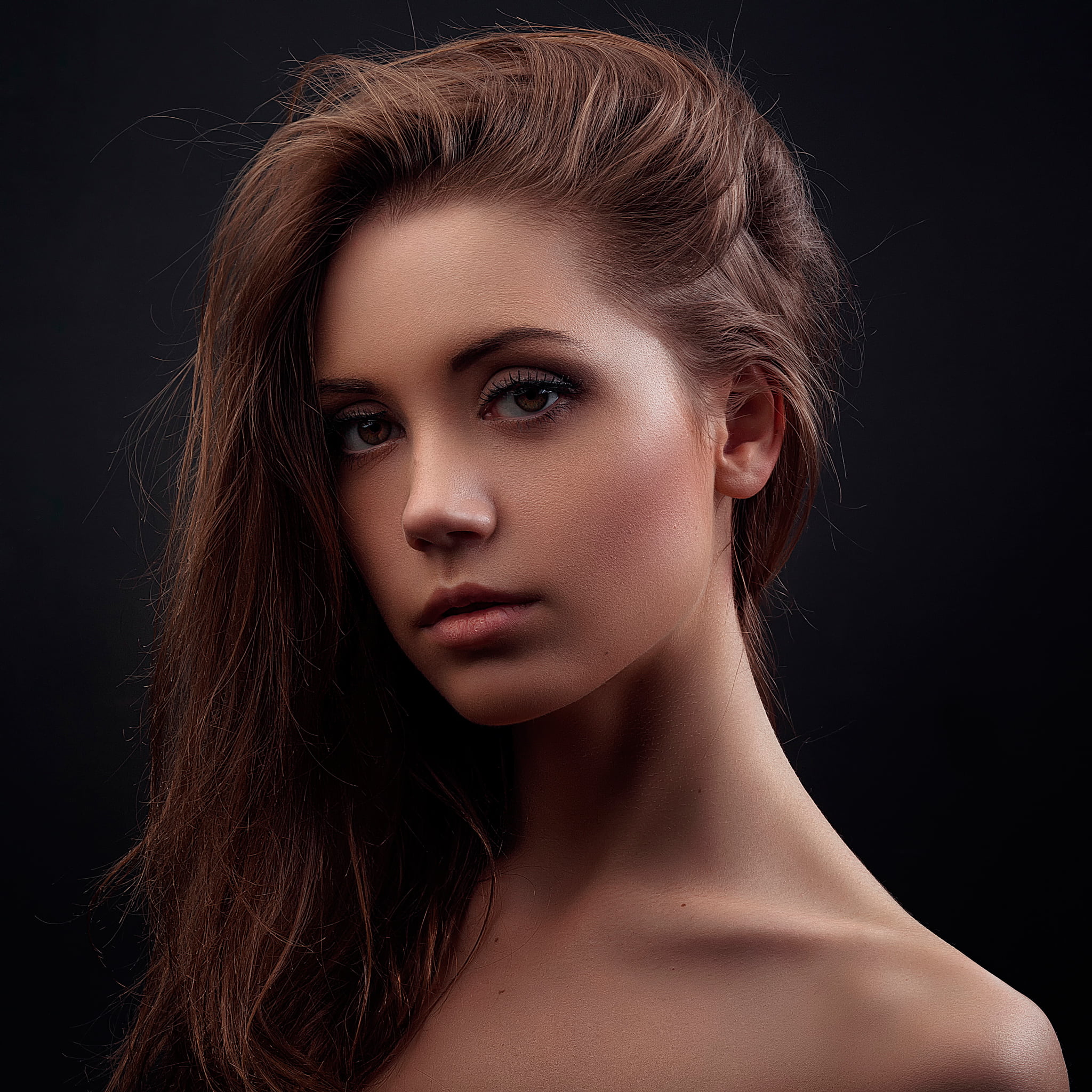 body part, human body part, glamour, hair, women, the beauty, one person, human face, portrait, looking at camera, elegance, beautiful people, black background, Phone HD Wallpaper