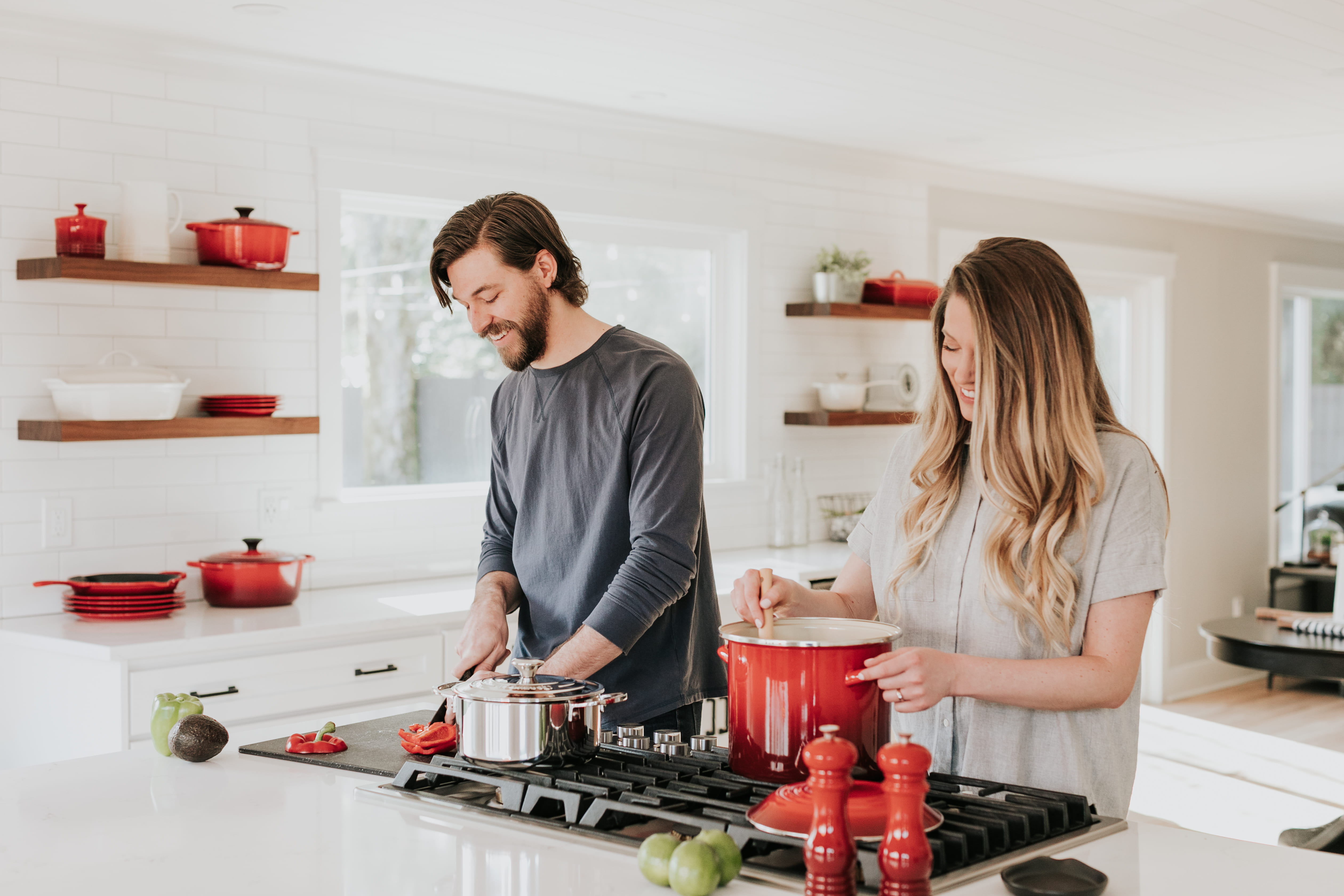 domestic life, female, domestic room, bowl, room, food, person, two people, human, real people, men, 4K, stove, women, couple - relationship, le creuset, HD Wallpaper