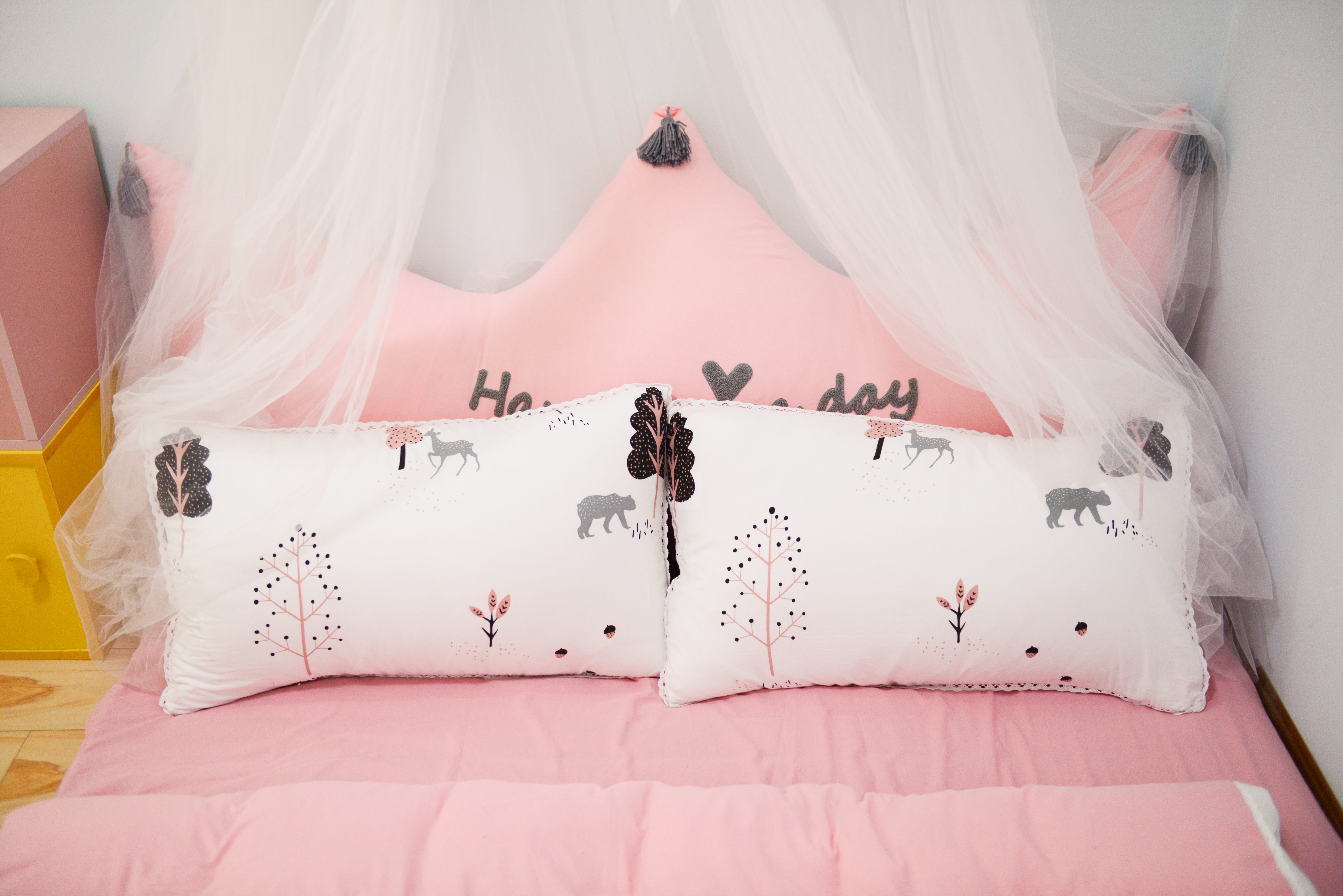 bedroom, lifestyles, women, decor, two, sheet, indoors, people, furniture, contemporary, relaxation, curtain, celebration, room, textile, pink color, cozy, HD Wallpaper
