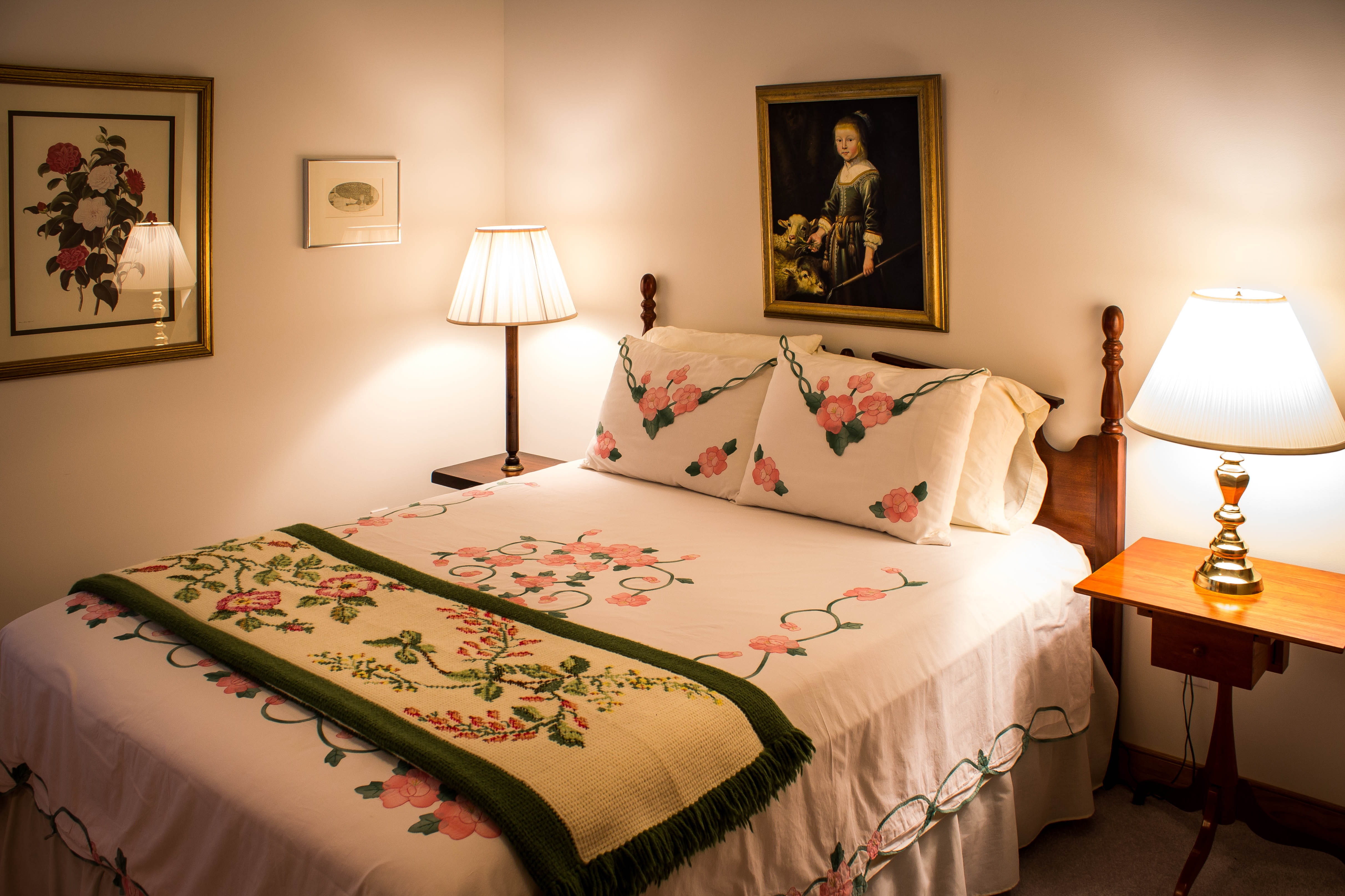 furniture, illuminated, lifestyles, luxury, light, home interior, electric lamp, bed chamber, floral, lamps, absence, two, red, pillow shams, floral pattern, HD Wallpaper