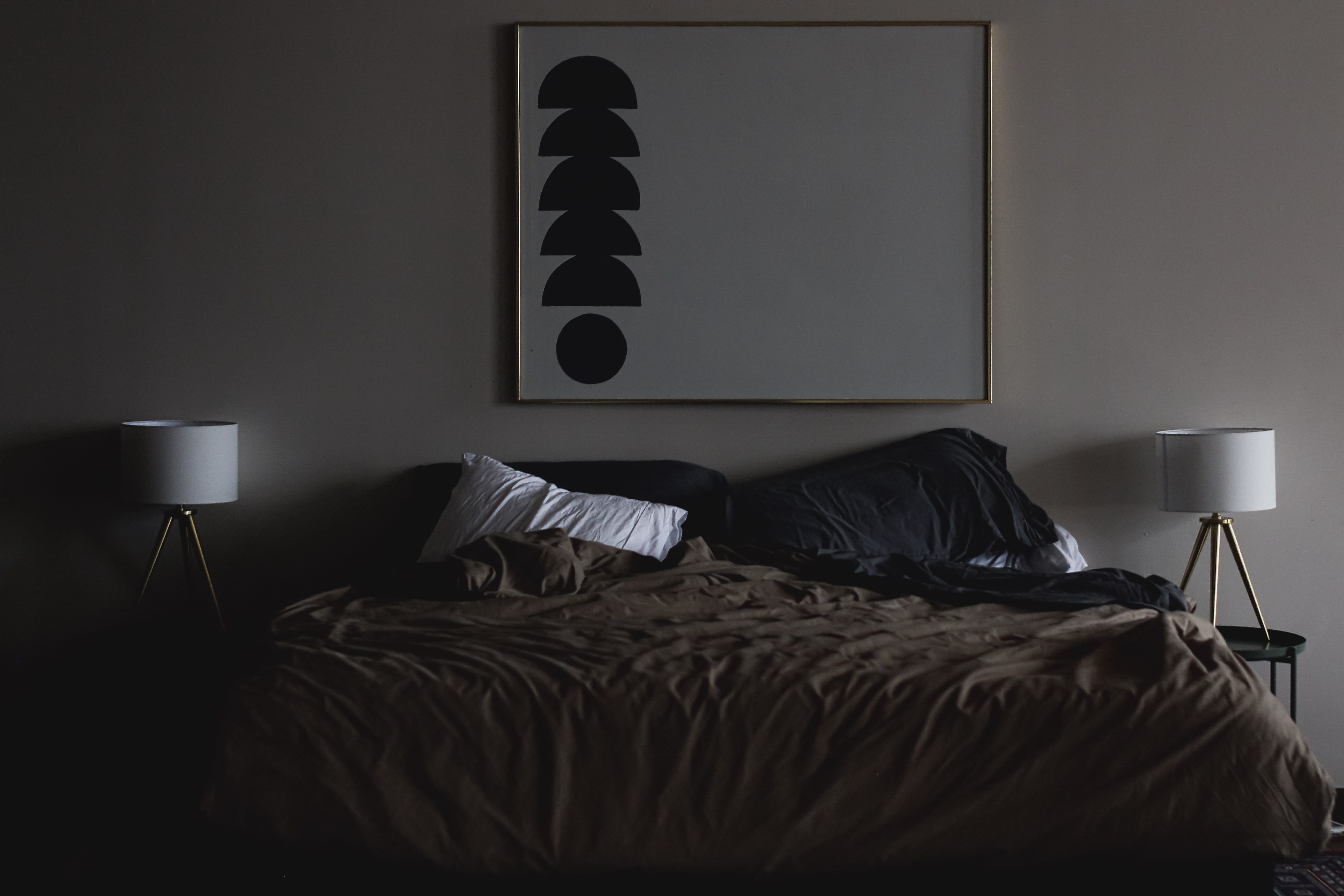trip, comfort, communication, lifestyles, 4K, slumber, technology, domestic room, empty, pillows, indoor, relaxation, lighting equipment, brown, chill, HD Wallpaper