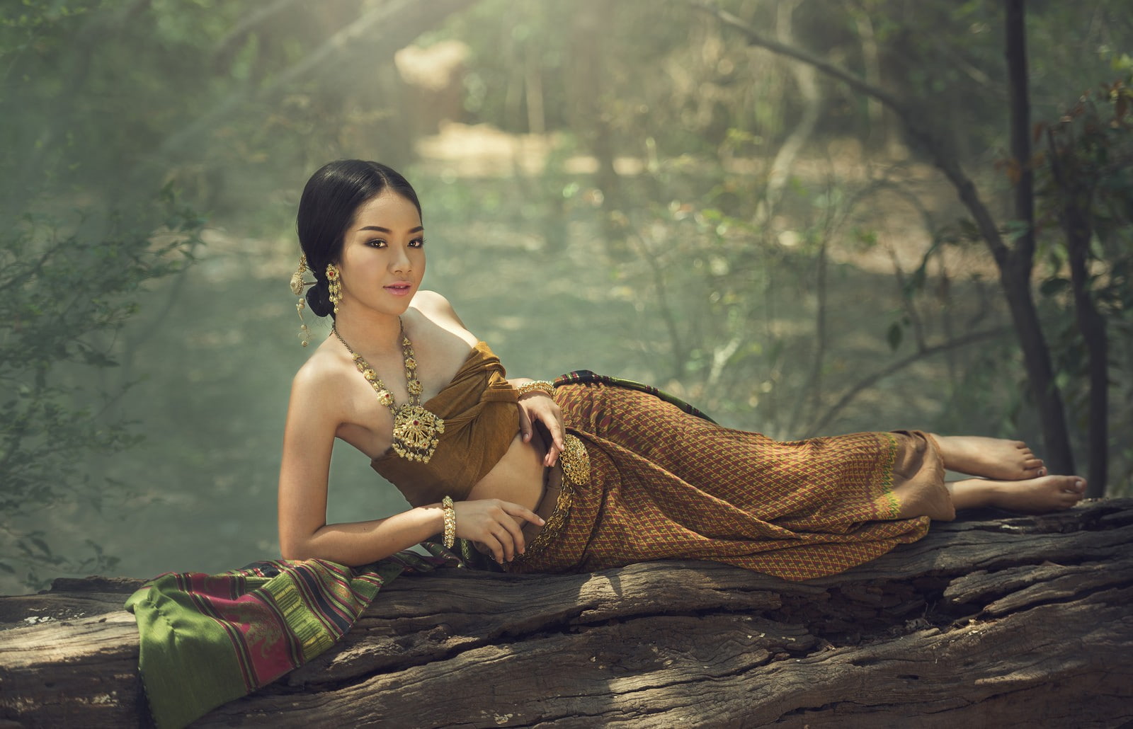 portrait, women, looking at viewer, Asian, women outdoors, brunette, 720P, Thailand, lying down, HD Wallpaper