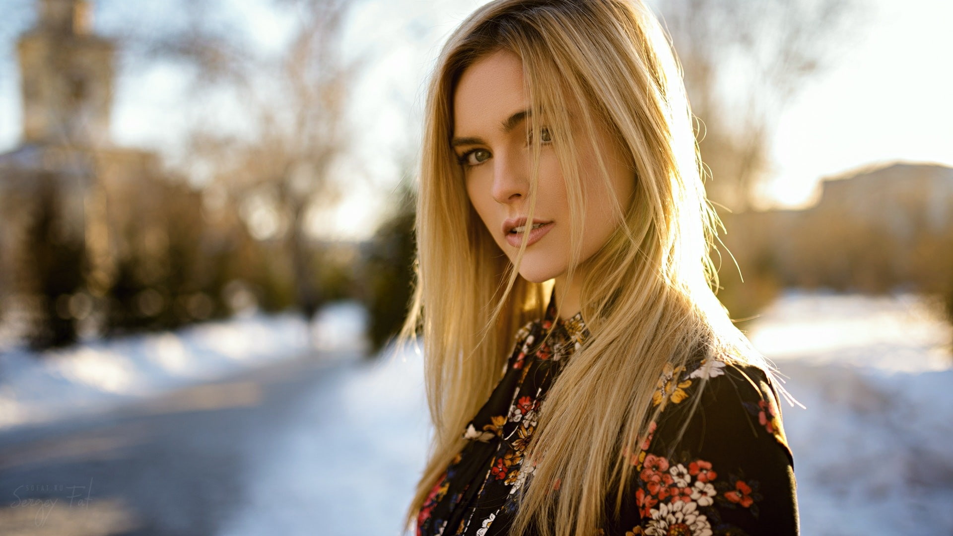 face, young adult, one person, outdoors, beautiful woman, looking, portrait, body part, day, blond hair, long hair, women, lens flare, human hair, happiness, HD Wallpaper