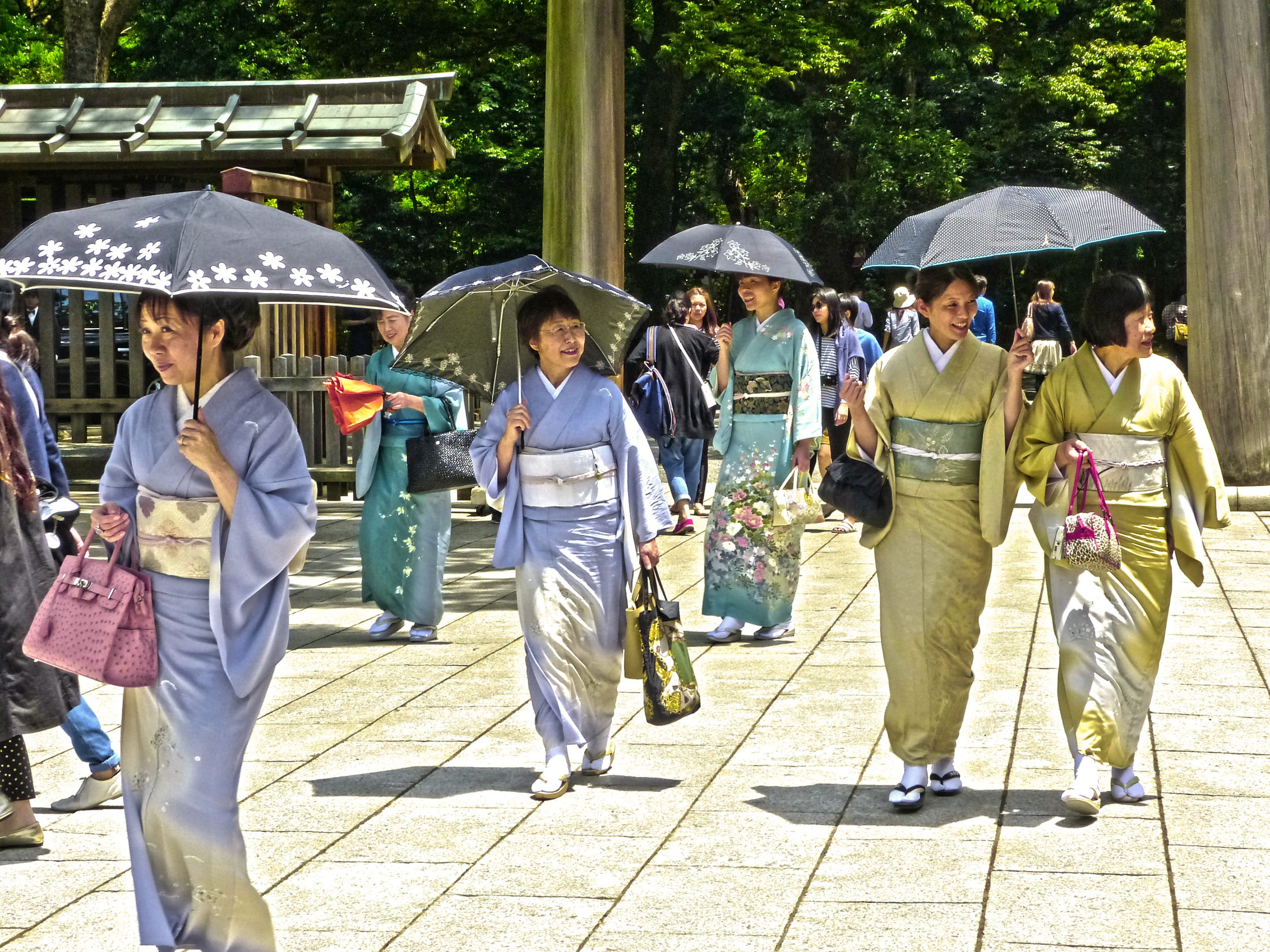rain, city, smiling, women, group of people, security, men, large group of people, adult, lifestyles, cultures, shrine, outdoors, crowd, street, tokyo, HD Wallpaper