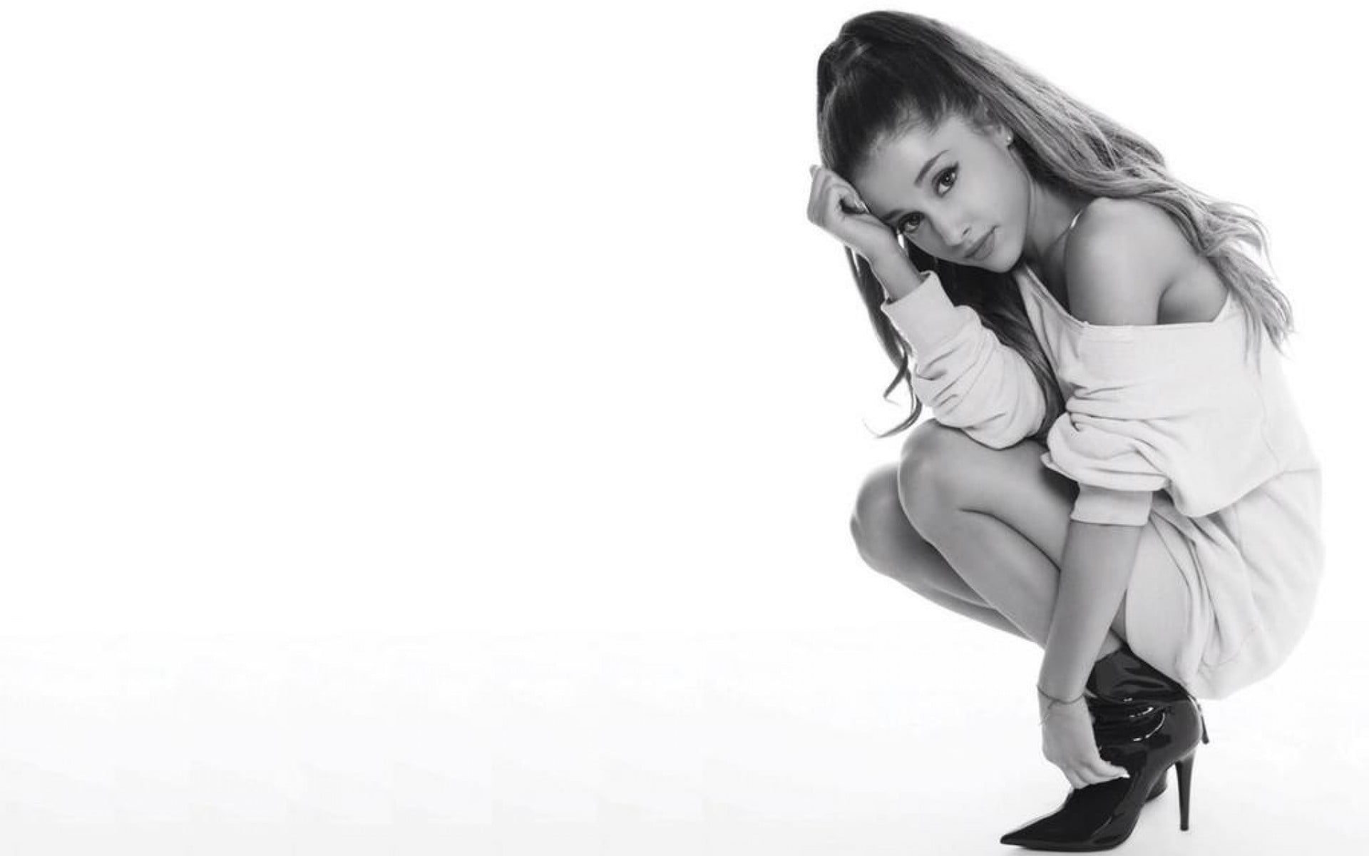 innocence, monochrome, copy space, hair, sitting, 1080P, contemplation, one person, lifestyles, leisure activity, child, real people, Ariana Grande, childhood, HD Wallpaper