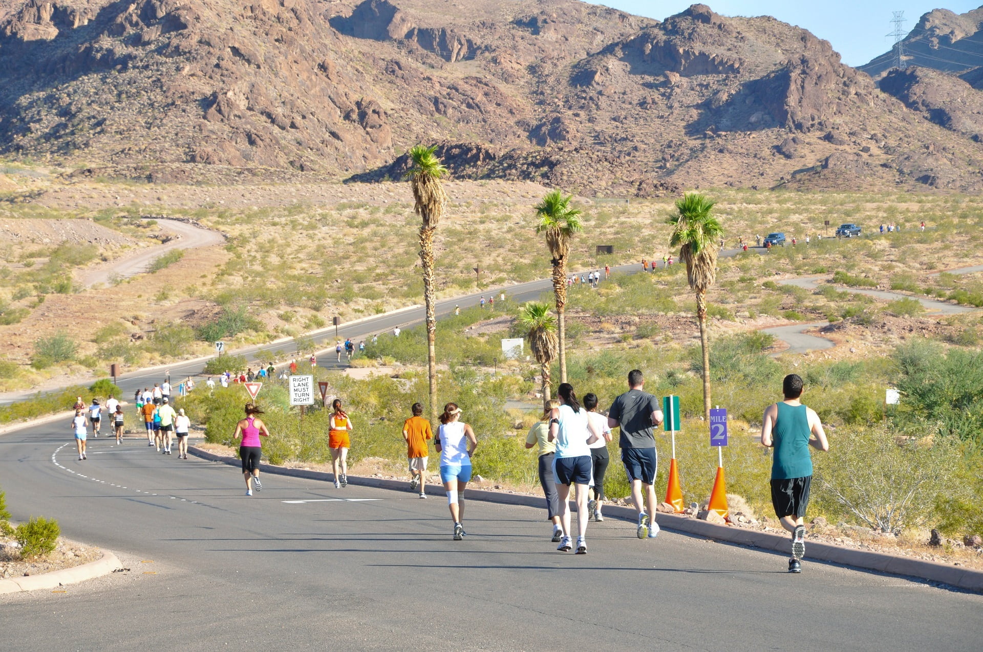 crowd, full length, desert, hills, transportation, near, jog, long distance, national recreation area, landscape, runners, group of people, endurance, marathon, HD Wallpaper