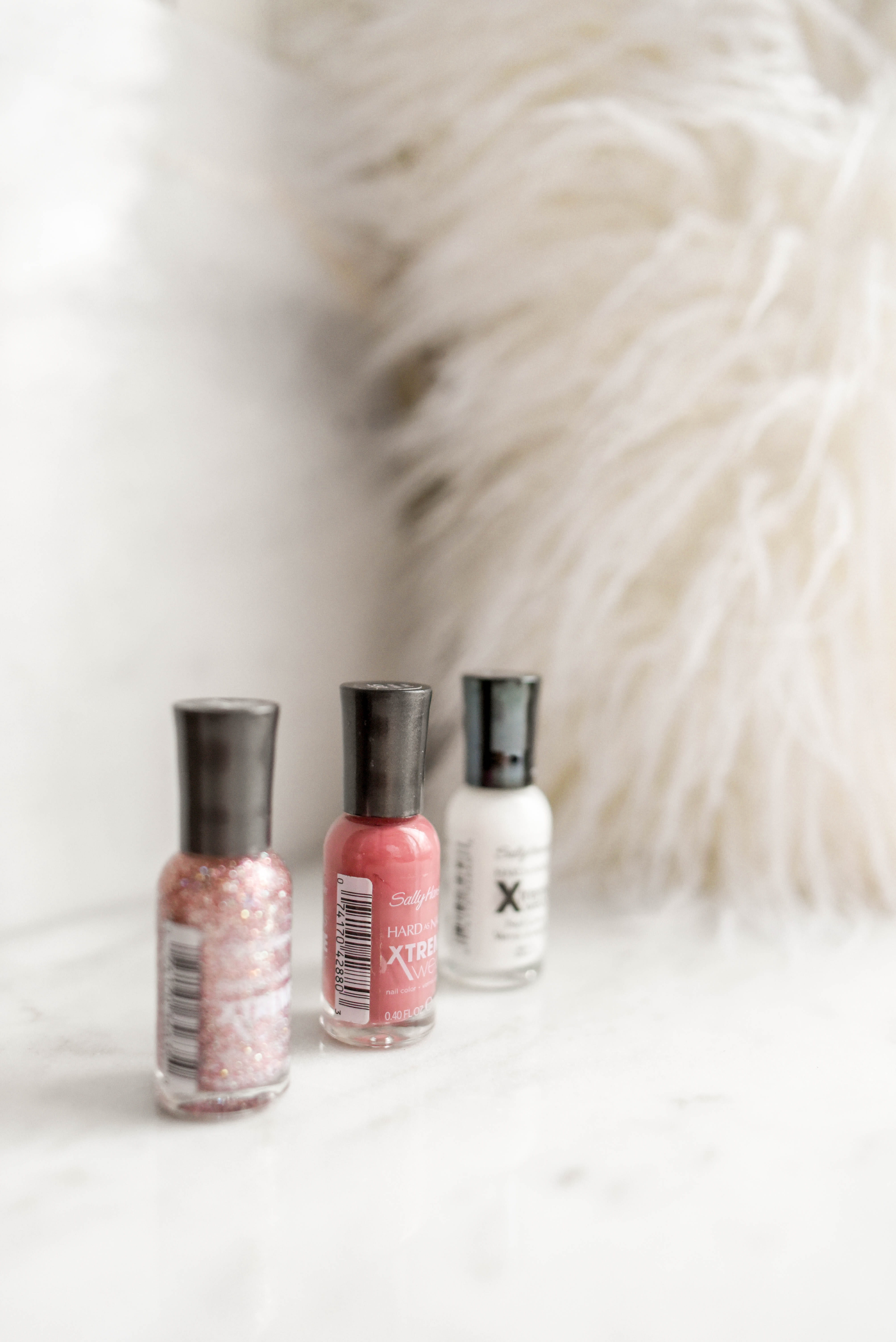style, white, table, glitter, nail, cotton, salon, textile, three, still life, make up, blonde, day, female, indoors, spool, cosmetic, variation, polish, Phone HD Wallpaper