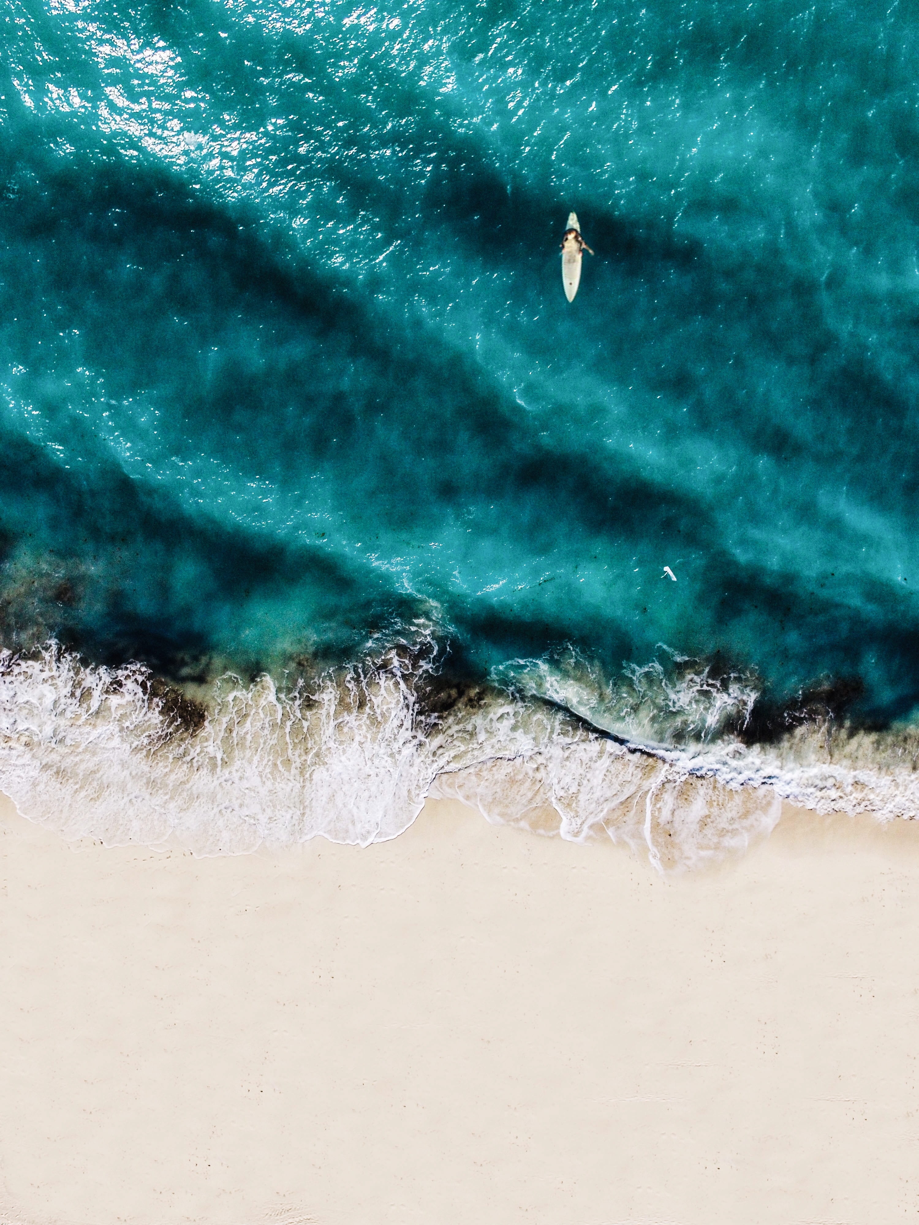 shore, water, leisure activity, real people, boat, ocean, surf, surfing, shoreline, surfboard, turquoise colored, blue, bodies, nature, beach, outdoors, Phone HD Wallpaper