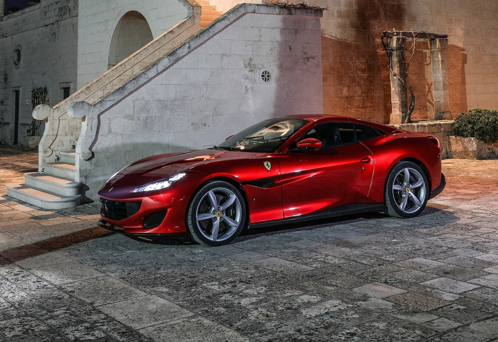 the past, motor vehicle, day, (2018), garage, land vehicle, city, convertible, luxury, no people, mode of transportation, car, architecture, red, ferrari, HD Wallpaper