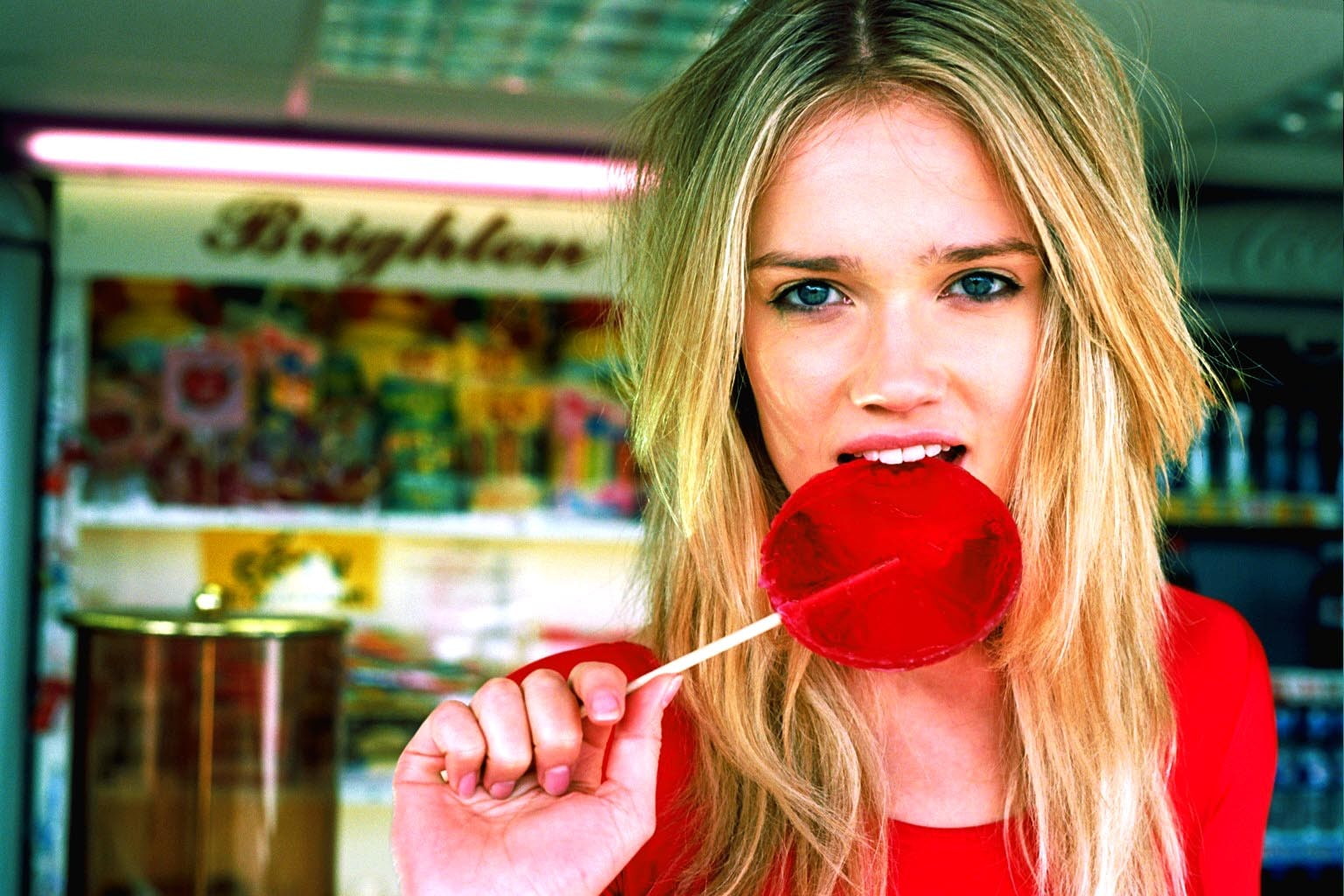 hairstyle, blond hair, young women, beauty, biting, 720P, women, food, indoors, lifestyles, blonde, red, young adult, Florrie, headshot, food and drink, HD Wallpaper