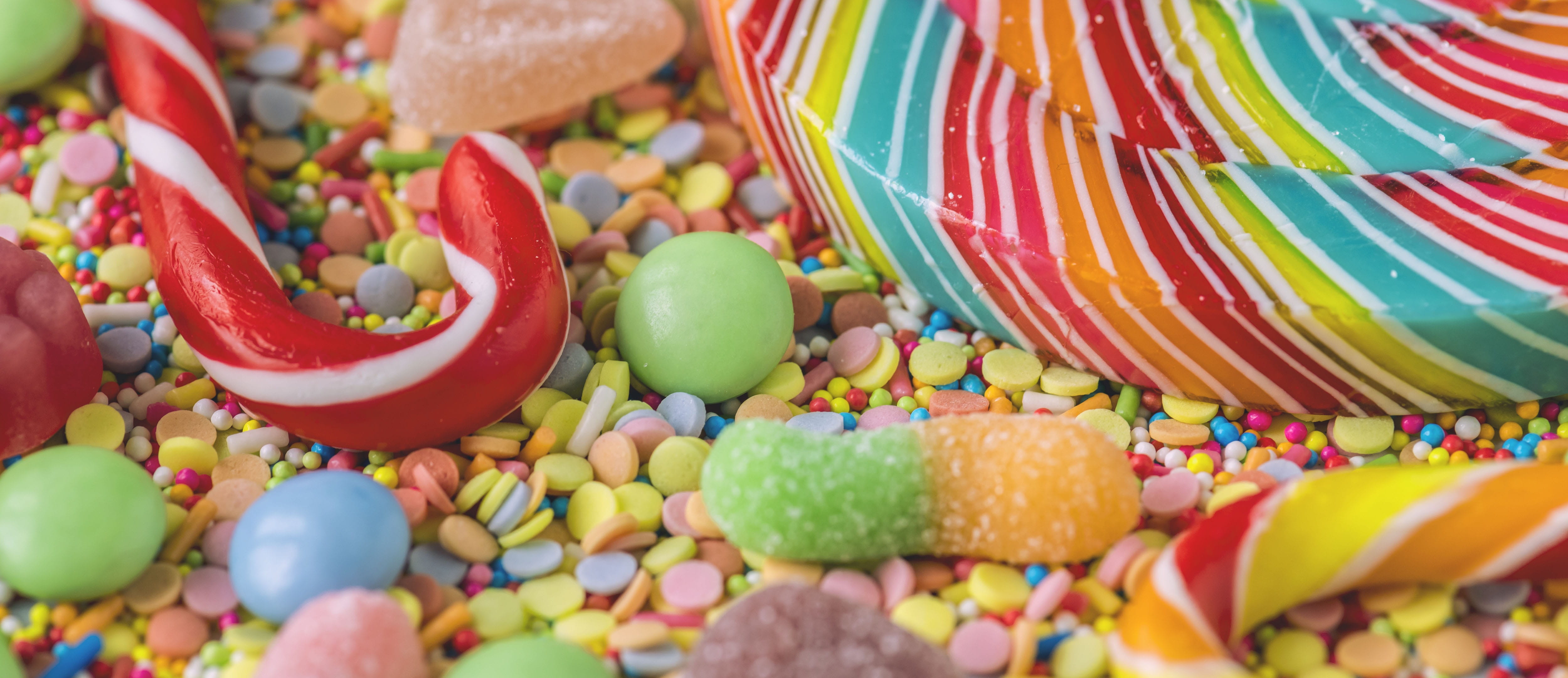 selective focus, choice, food, temptation, confectionery, sweet food, closeup, high angle view, candy, fruit, no people, cane, indulgence, confection, candycane, HD Wallpaper