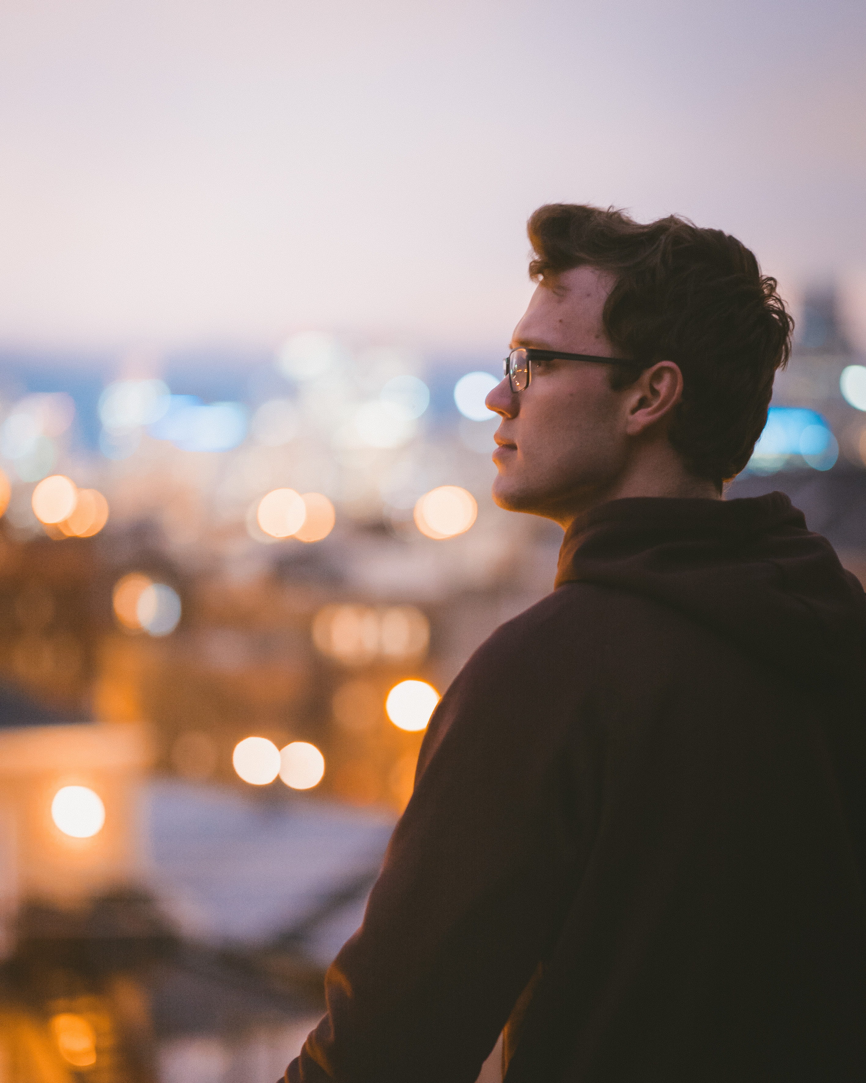 moody, waist up, men, side view, orange, side, male, shallow, alpha, yellow, outdoors, sony, city, night, young men, looking, nature, man, standing, portrait, Phone HD Wallpaper