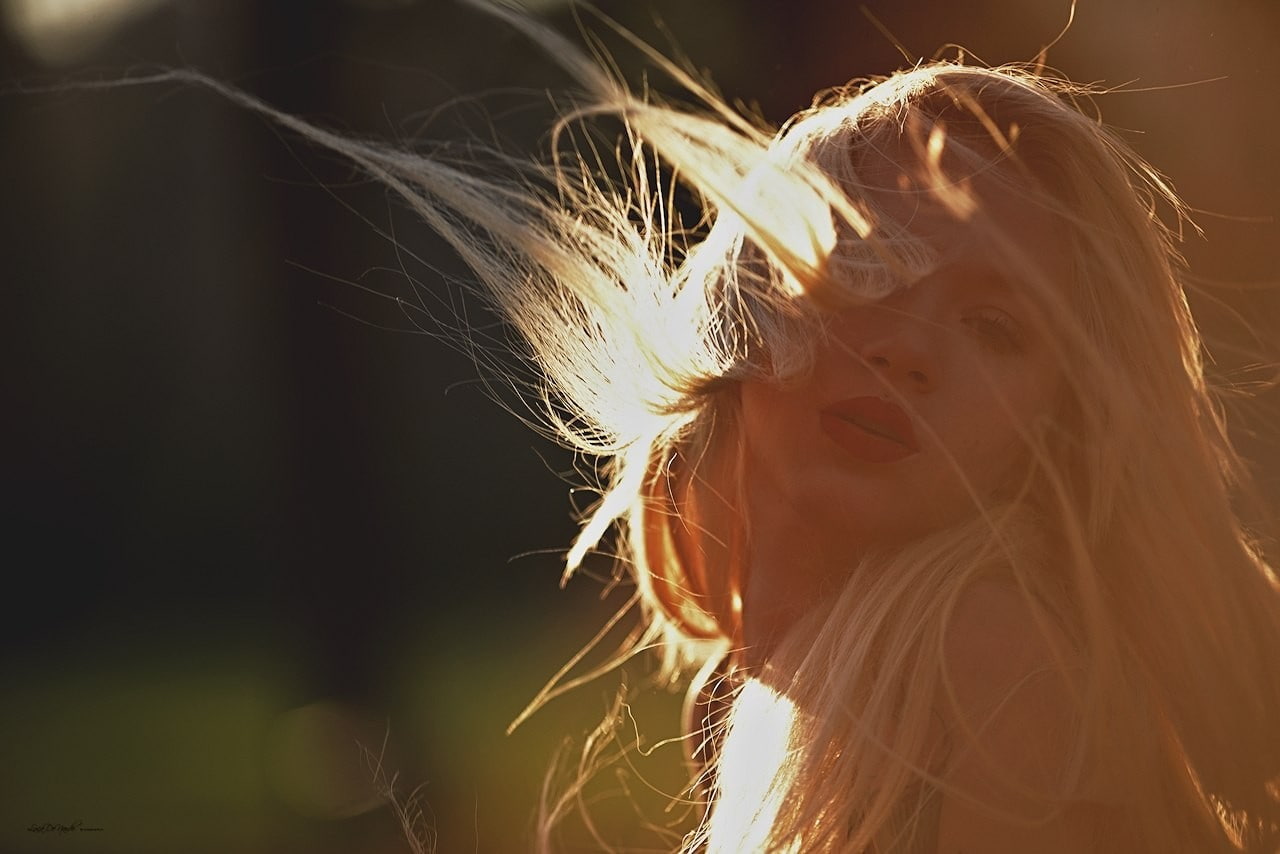 depth of field, leisure activity, young women, hairstyle, wind, real people, young adult, nature, human hair, hair toss, blond hair, hair in face, headshot, HD Wallpaper