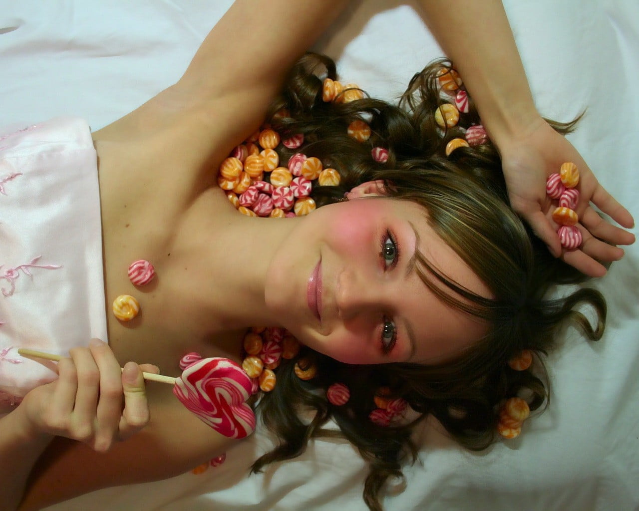 portrait, brunette, women, high angle view, beautiful people, directly above, beauty, s, flower, lying on back, young adult, one person, indoors, lying down, HD Wallpaper