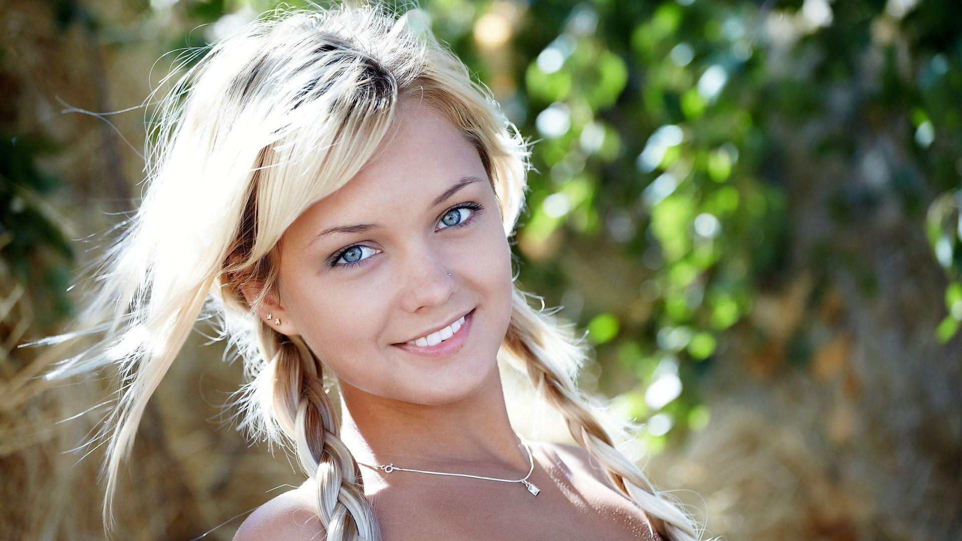 smile, blue, eyed, 1920x1080, s, woman, girls, necklace, blonde, silver, 1080P, smiling, women, HD Wallpaper