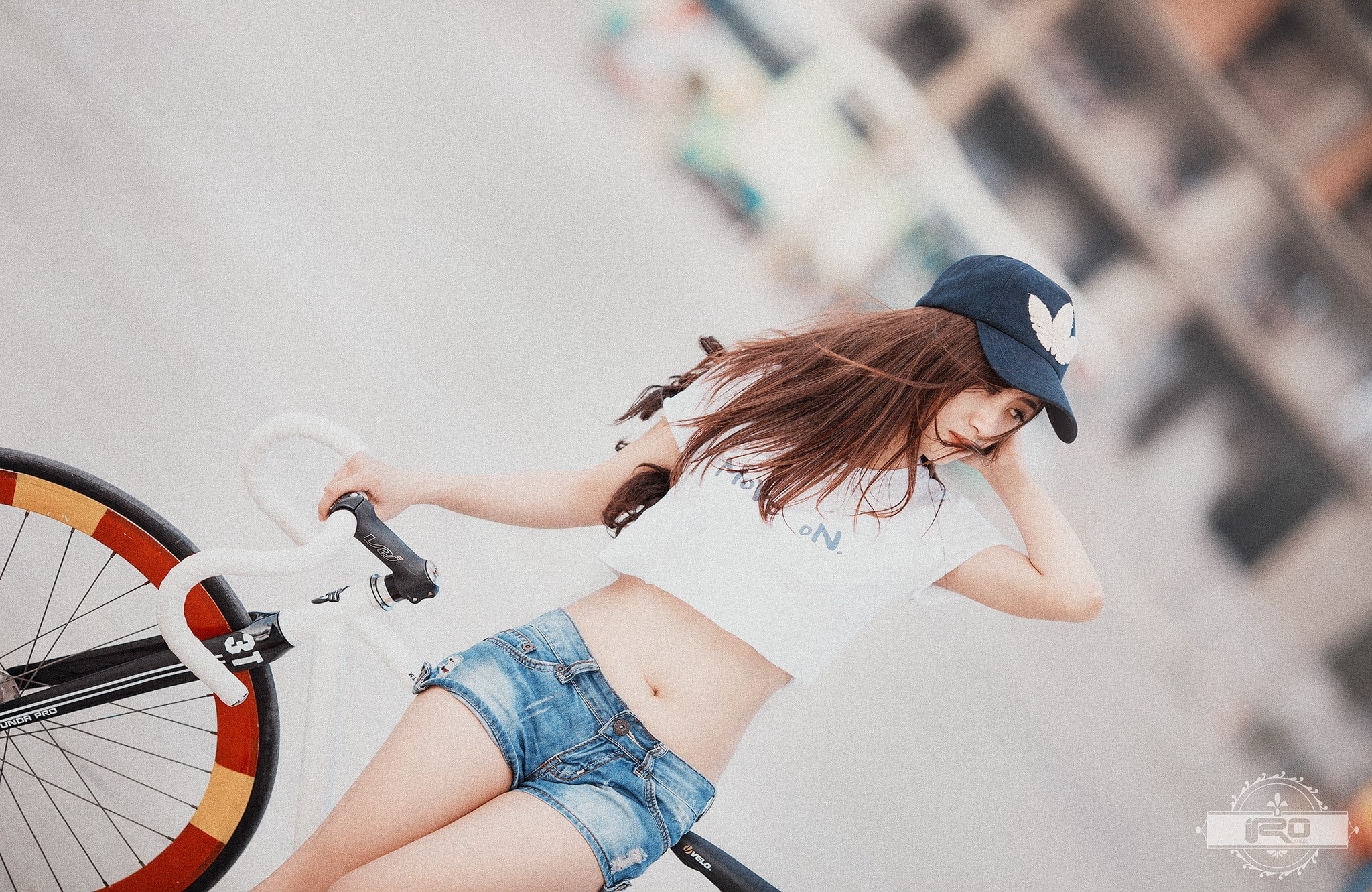 lifestyles, hair, bicycle, leisure activity, city, women, beautiful woman, hairstyle, transportation, adult, real people, focus on foreground, Asian, fixie, HD Wallpaper