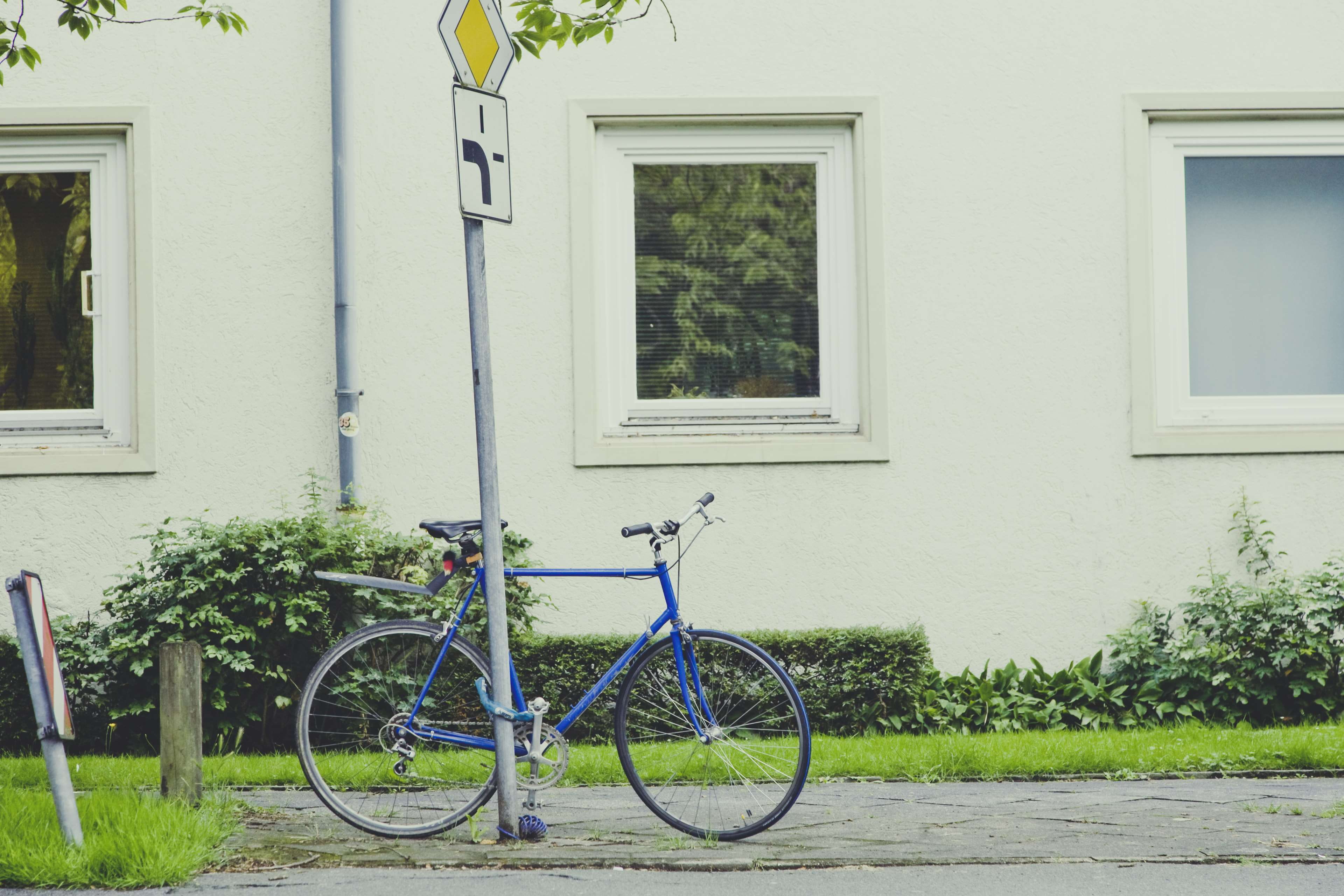fixie, chrom, classi bike, steel, bicycle, 4K, built structure, mode of transportation, singel speed, racing bike, plant, racing, parking, building exterior, HD Wallpaper