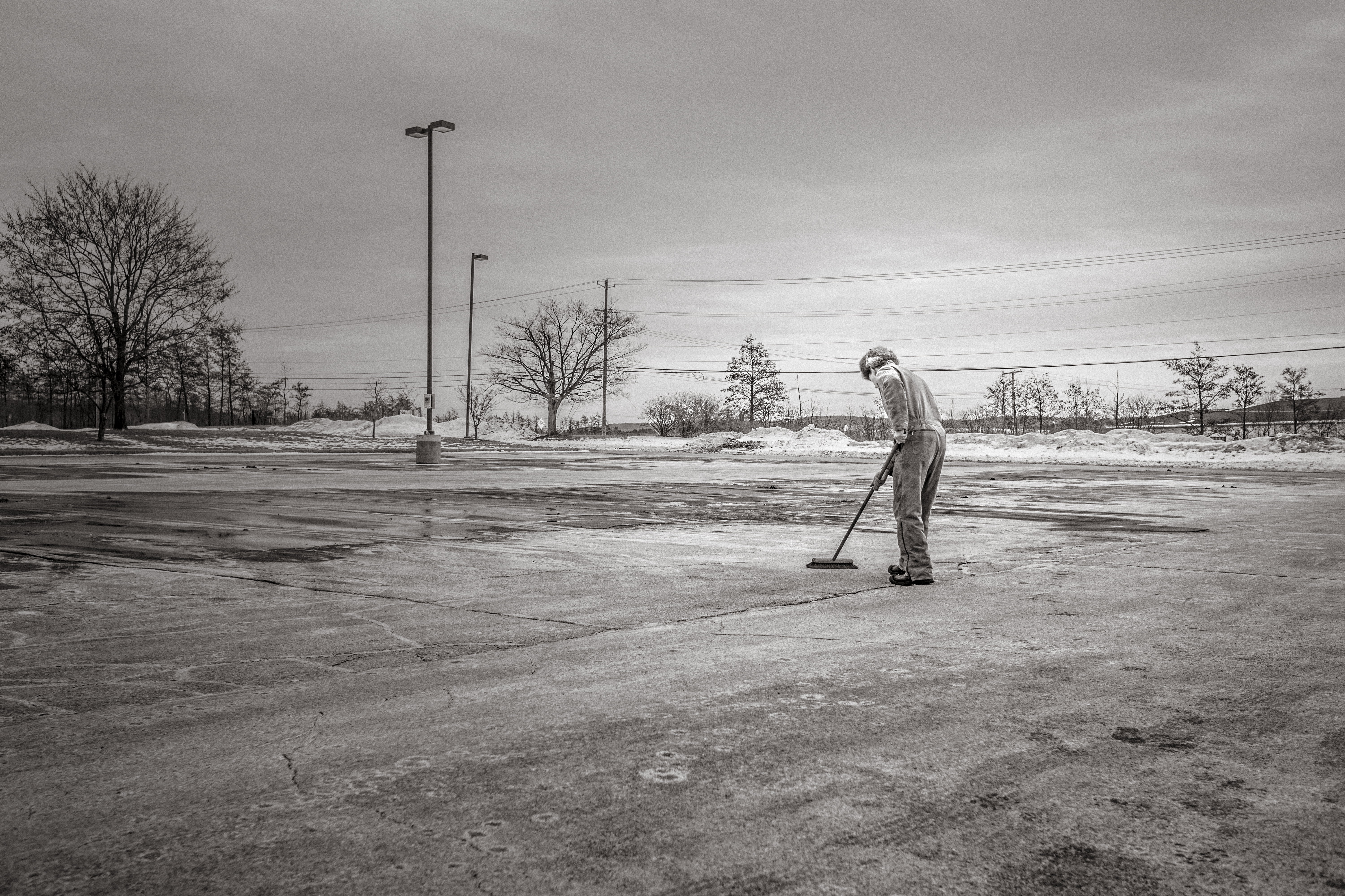 only men, day, men, sweeping, occupation, sport, broom, one person, lot, pavement, outdoors, tree, nature, concrete, photo, leisure activity, standing, HD Wallpaper