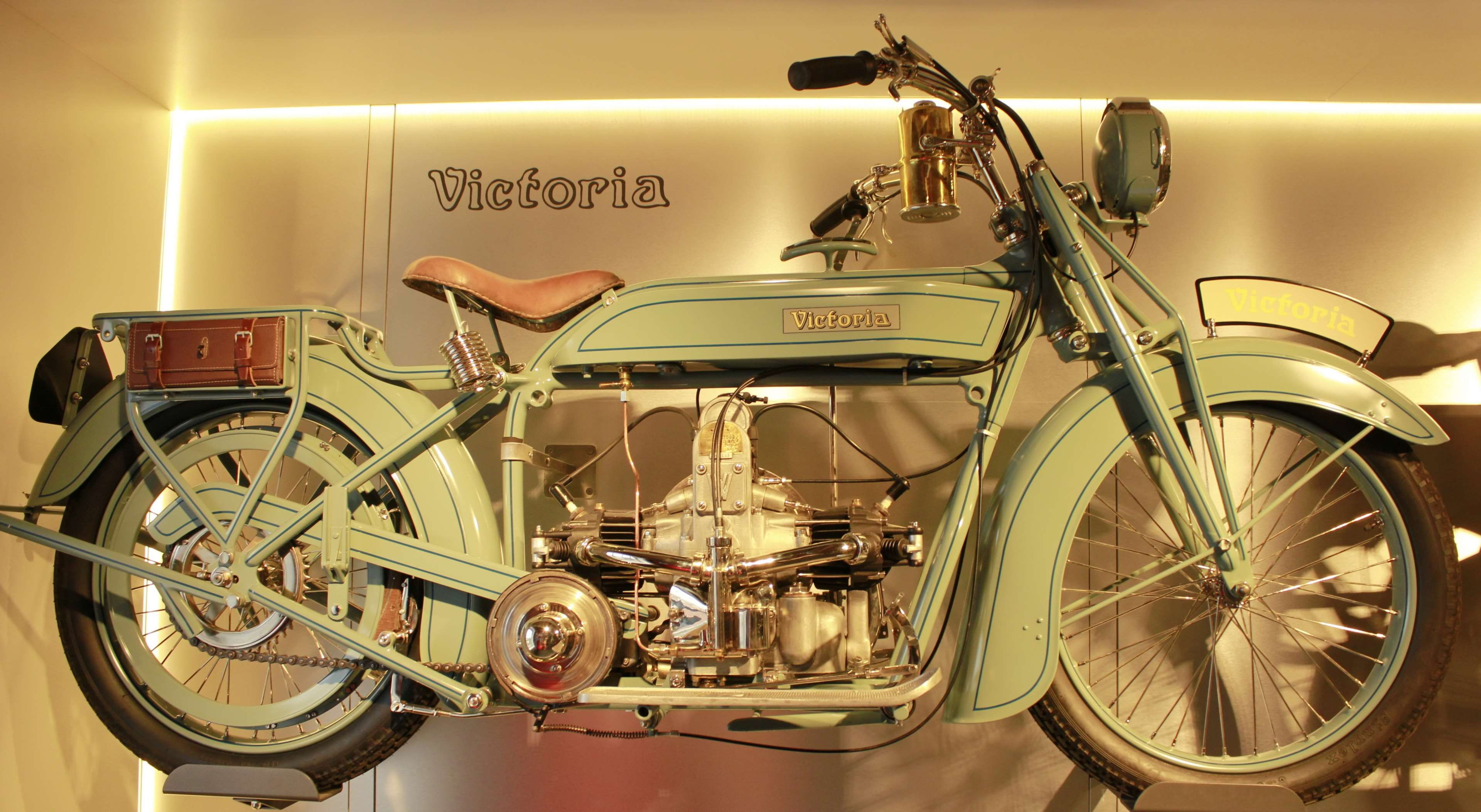 moped, closeups, victoria, metal, bikes, transportation, stationary, indoors, historic motorcycle, technology, 4K, motor, oldtimer, machine, clean, wall - building feature, HD Wallpaper