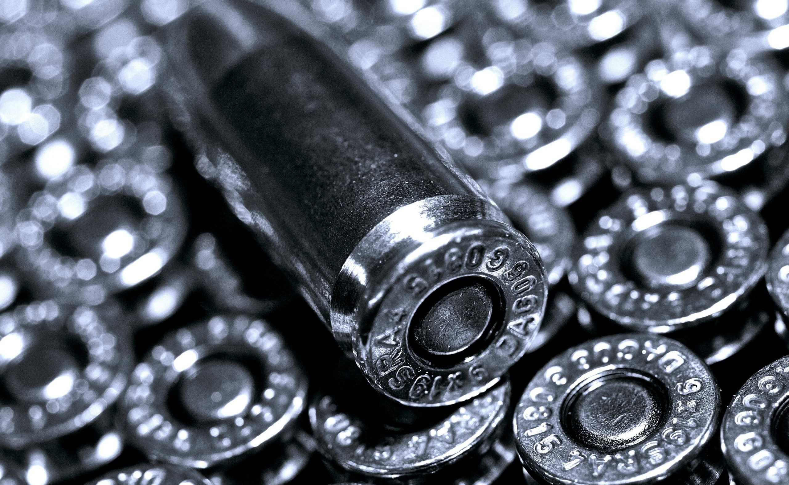 shape, still life, high angle view, lot, 2K, drop, extreme close-up, focus on foreground, indoors, shiny, Bullets, metal, close-up, backgrounds, day, detail, HD Wallpaper